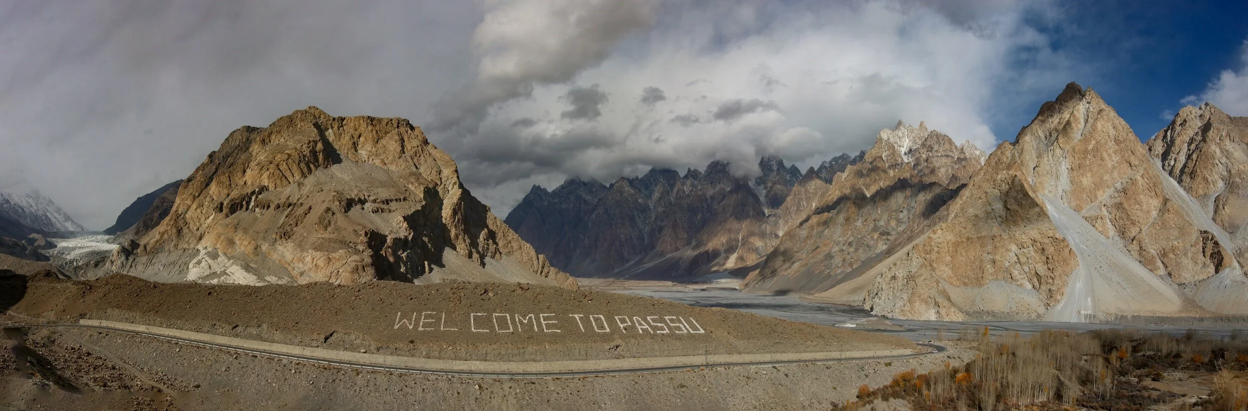 Passu Glacier, Pakistan: Nature's Frozen Splendor