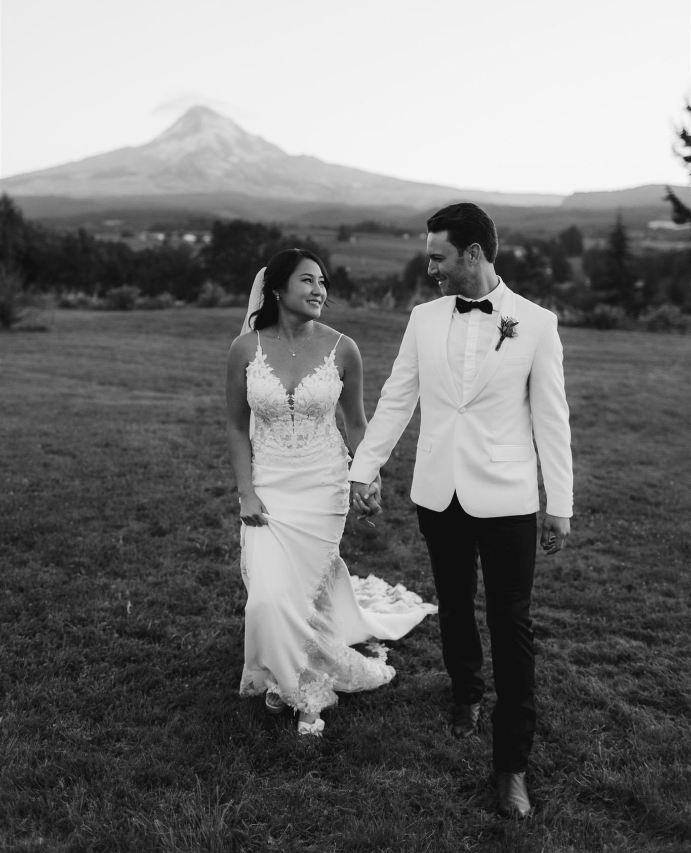 I'm headed to gorgeous Hood River on Saturday for my first PNW wedding of the season! It feels so good to be back and getting cuties like Karina &amp; her husb down the aisle. ⁠
⁠
HAIR HEROES:⁠
@livingproofinc Volume &amp; Texture Spray⁠
@colorwowhai