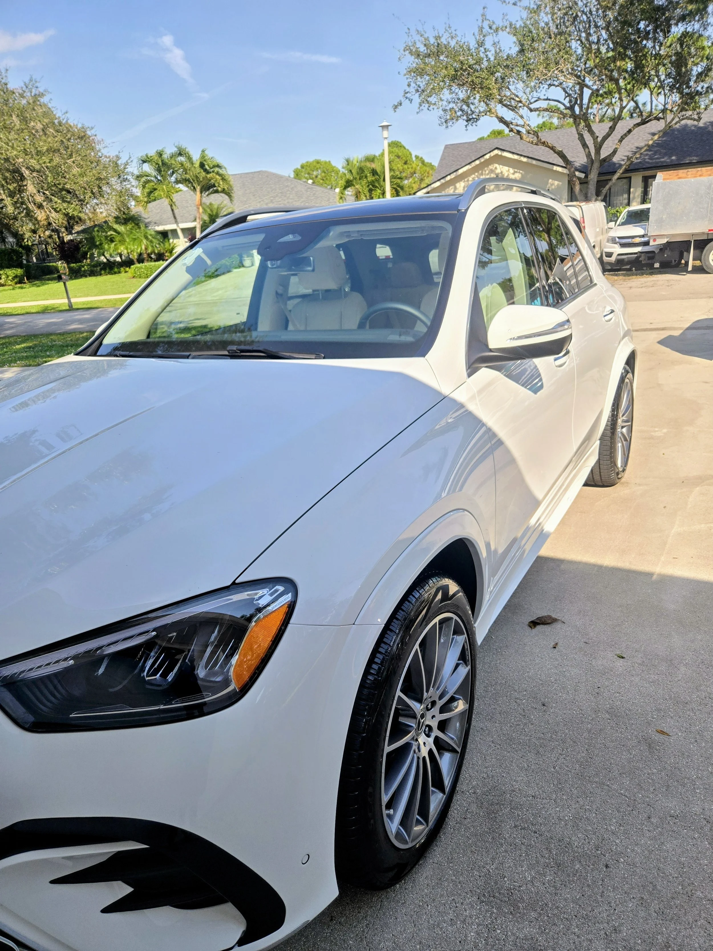 Signature Detail on white Mercedes
