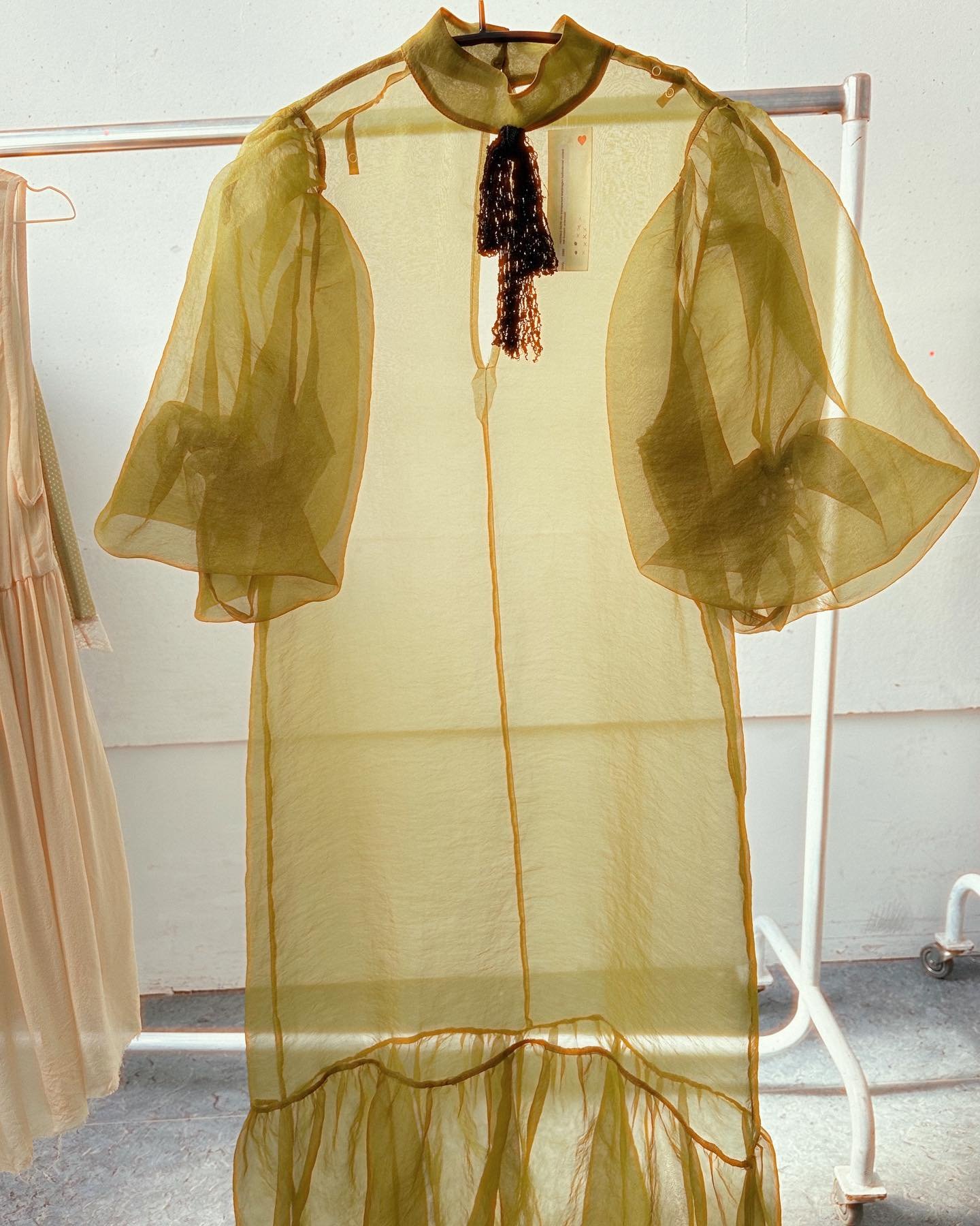 Sublime Transparenciiiiiesssss
&hellip;
&hellip;
&hellip;
#tulle #nude #lightmoments #tenderfabrics #sublime #essentials #archive #fashionarchive #costumeberlin #vintagedesigners #costumedesign #collectingfashion #editorialmag #stylistfavourites #com