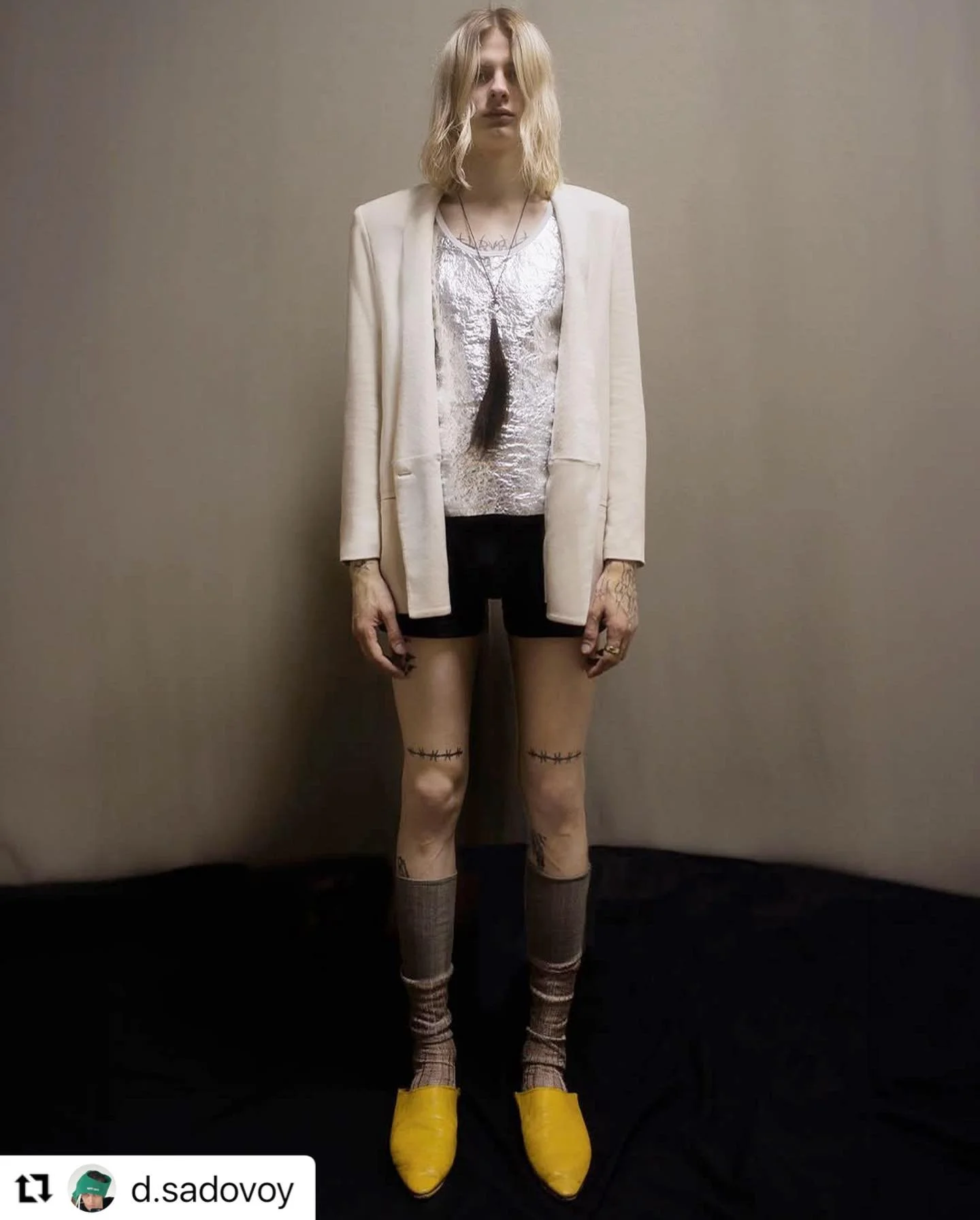 3 styles = 1 archive = @commedescostumes 
…
…
…
🙏 @d.sadovoy for your cool pulls❣️
#designervintage #ethnofashion #editorialfashionshoot #archive #archivedfashion #fashionfreestyle #berlinstreetstyle #nakedwithoutus #costumedesi