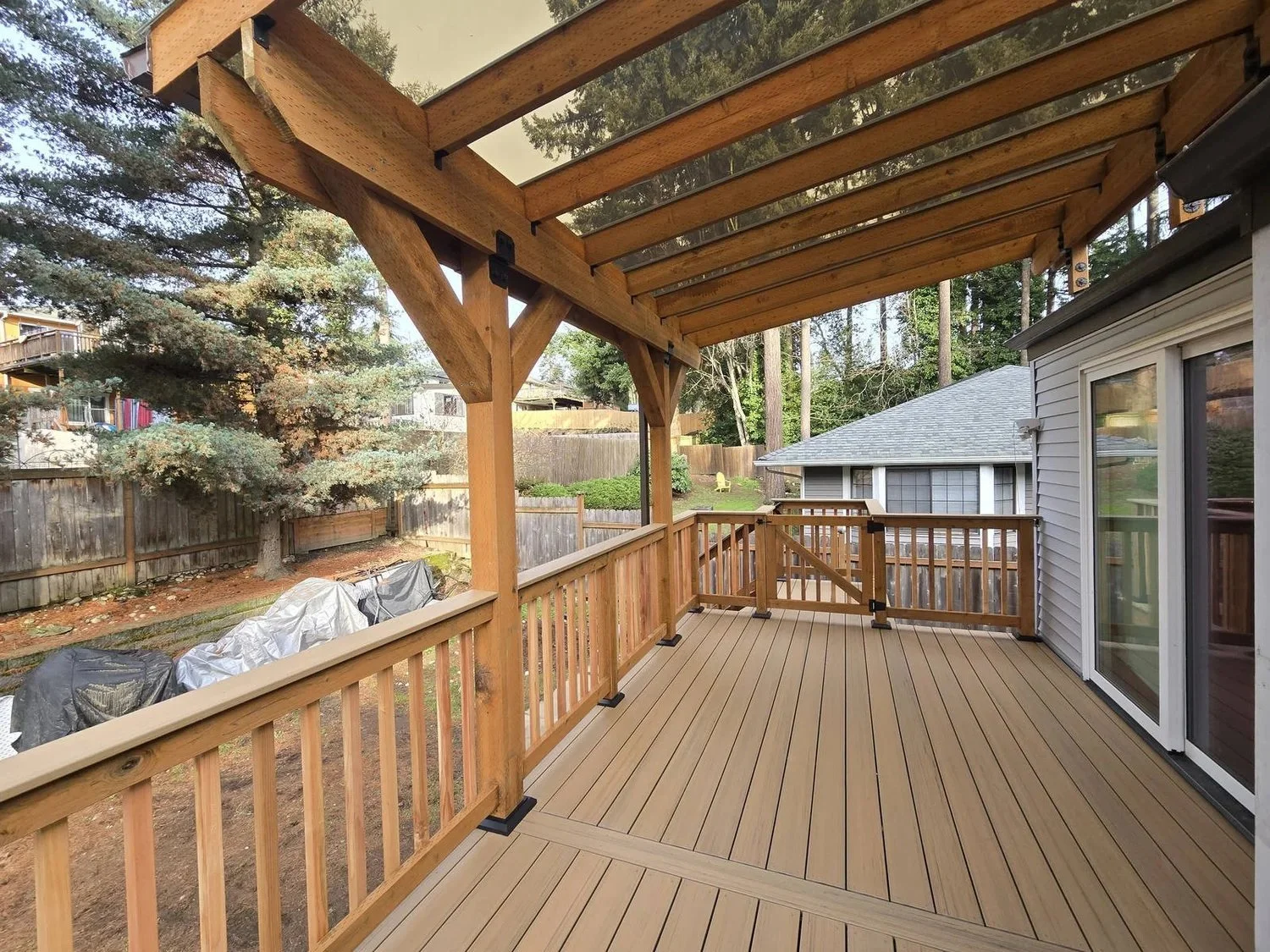 Deck with a patio cover in Mountlake Terrace, WA