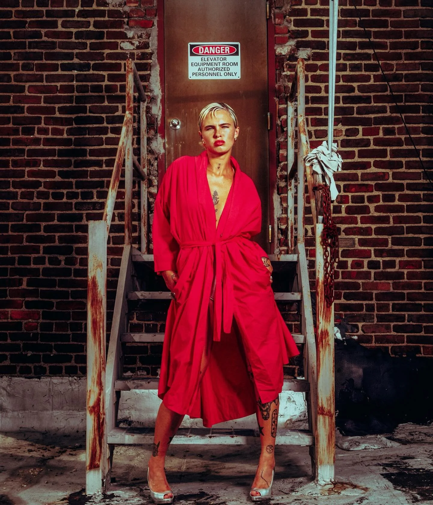 ⛔️DANGER⛔️

AUTHORIZED PERSONNEL ONLY 

Shot on digital, 120 and 35mm with the amazing @lulu.broski ✨

And NO I did not forget about the free giveaway&hellip;will be announcing soon ᵕ̈ let me get through moving, fashion week, and getting my life in o