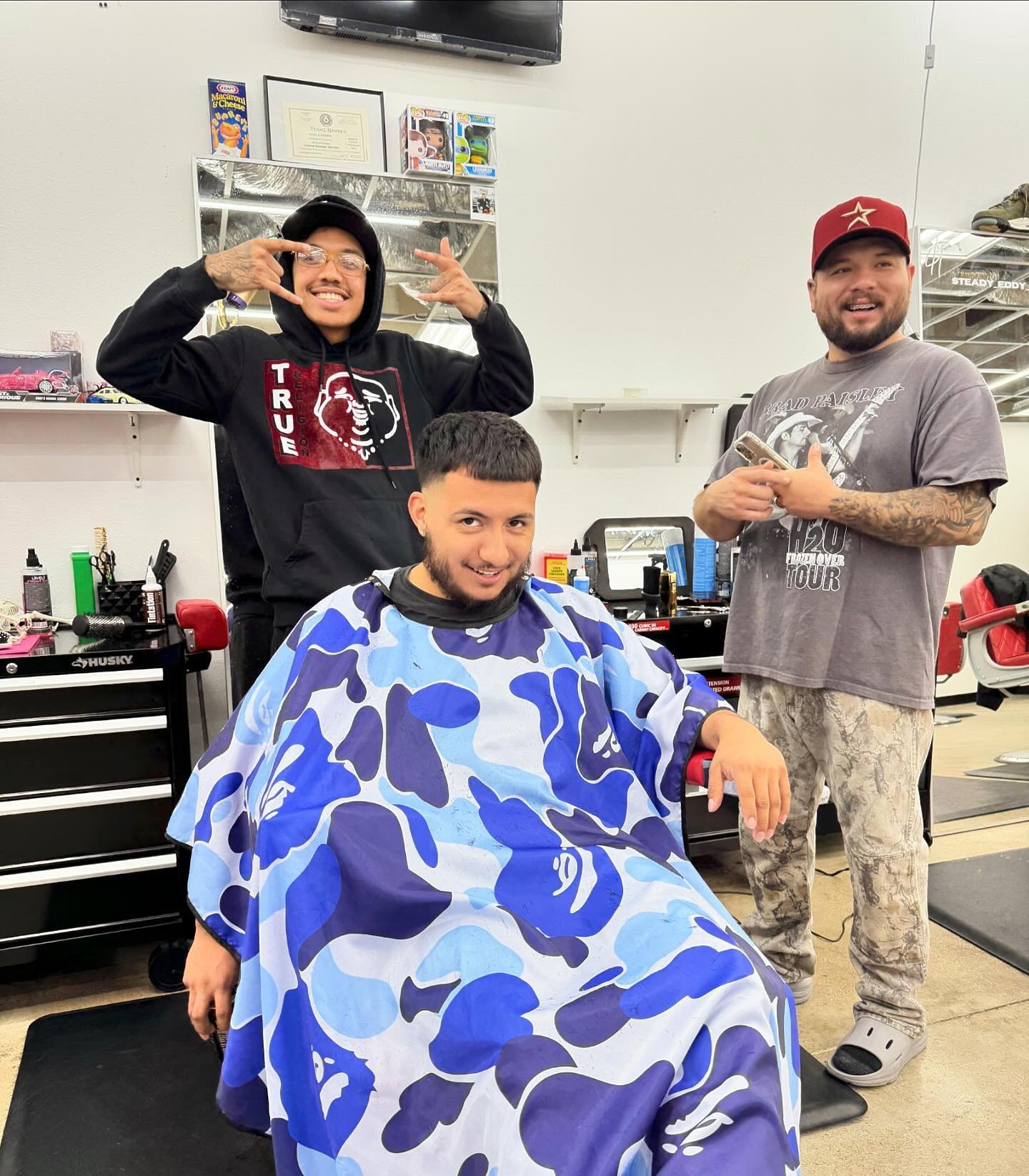 First Time at Change? Get 25% off Your Haircut - On Us! 

📍 @changebarberstudio | Pearland, TX