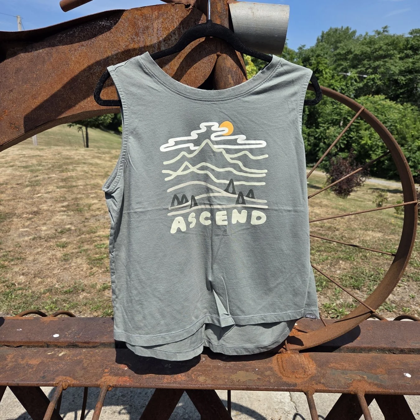 Alpine Design Sleeveless Tank, Women's Large (Consignment)