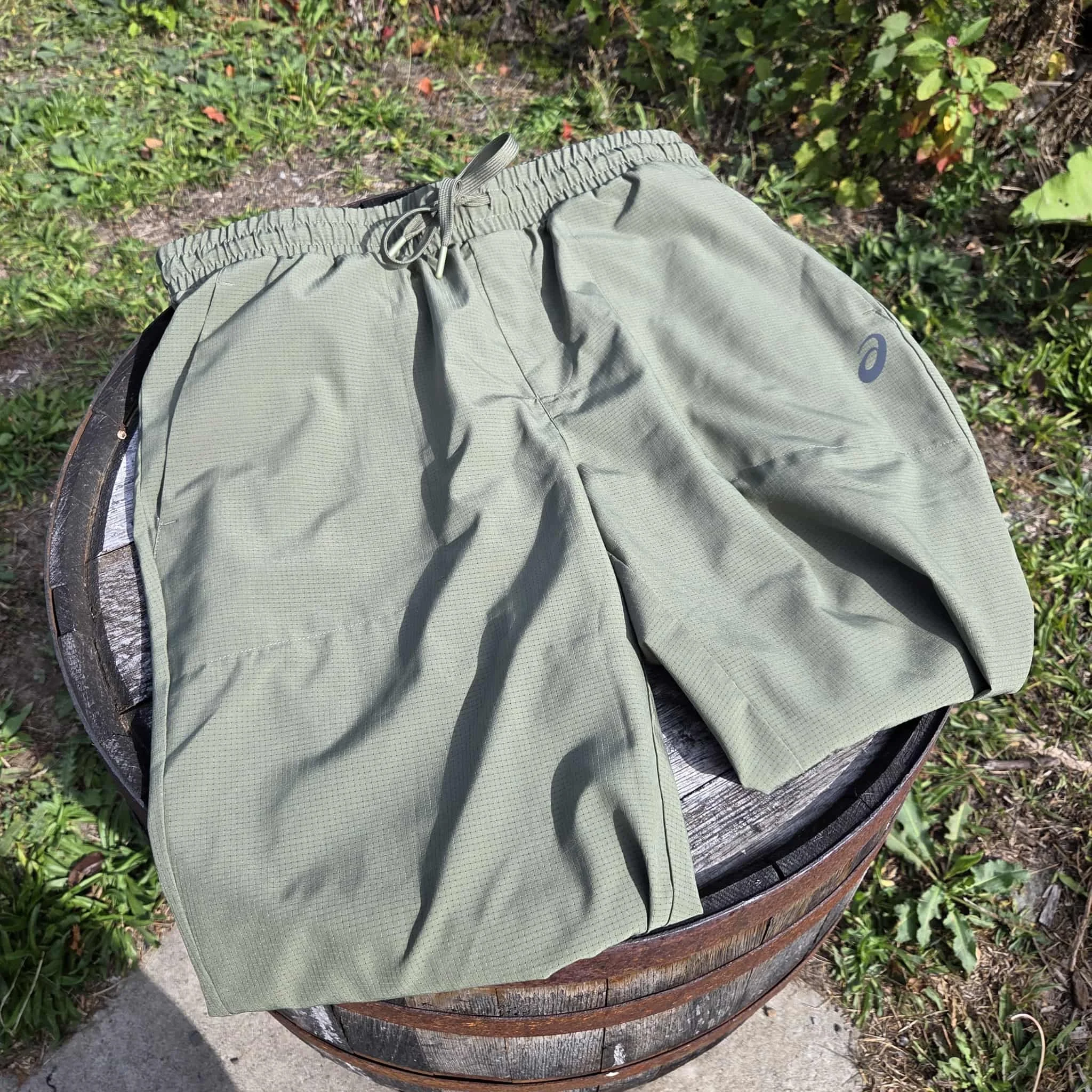 Asics Woven Ripstop Joggers (Men's Large)