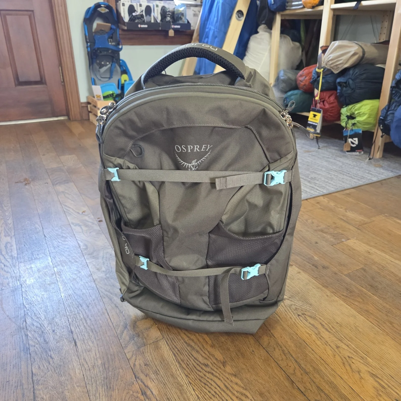 Osprey Fairview 40 Travel Pack (Consignment)
