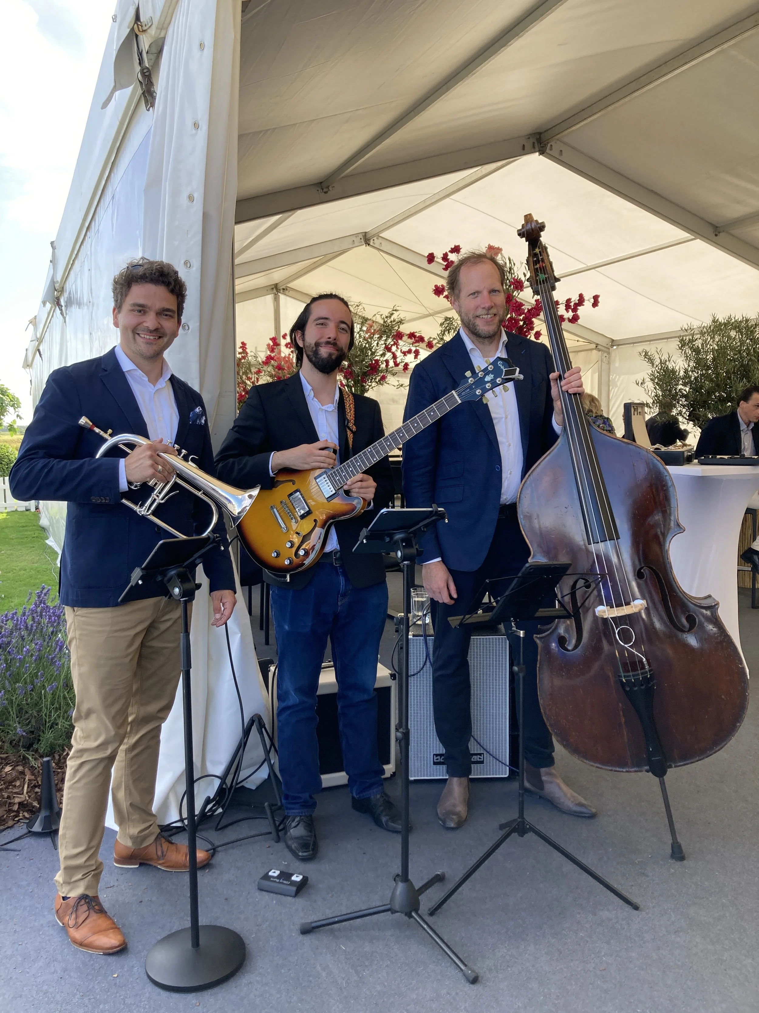 Musiker des Baltic-Soulbop-Trios bei einem Firmenevent