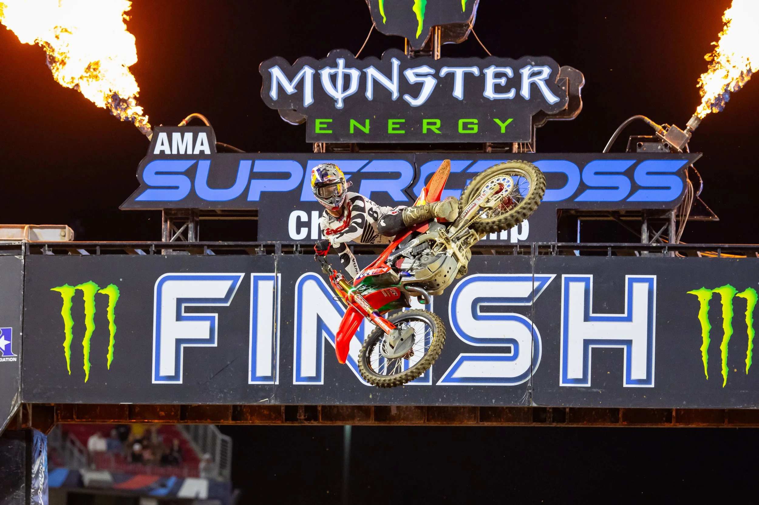 Jett Lawrence wins Nashville Supercross