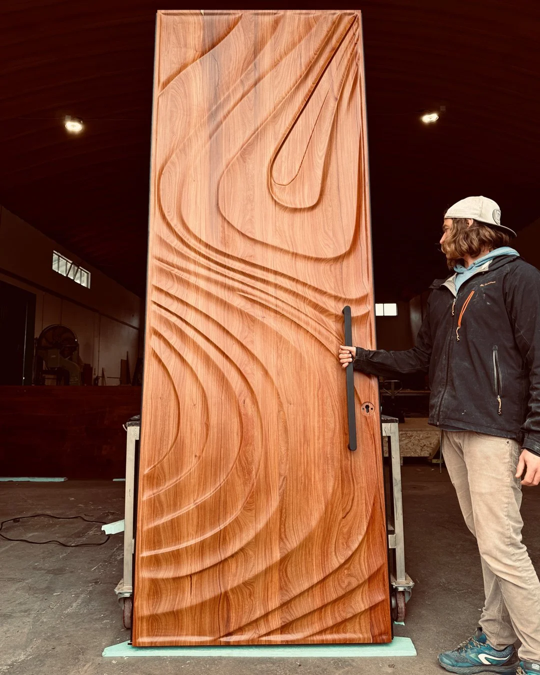Saumarra door being carved in the workshop