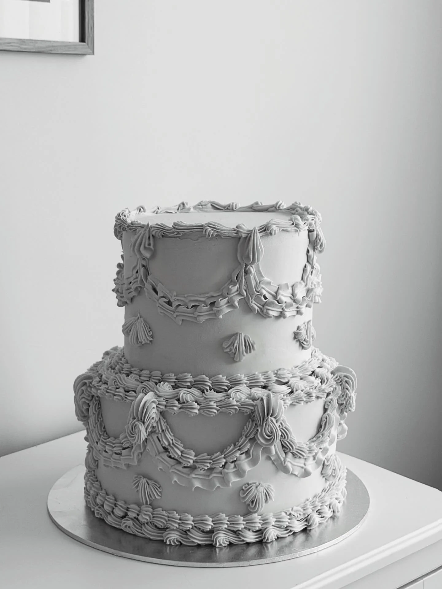 Classic Lambeth for the beautiful newly weds! ♡