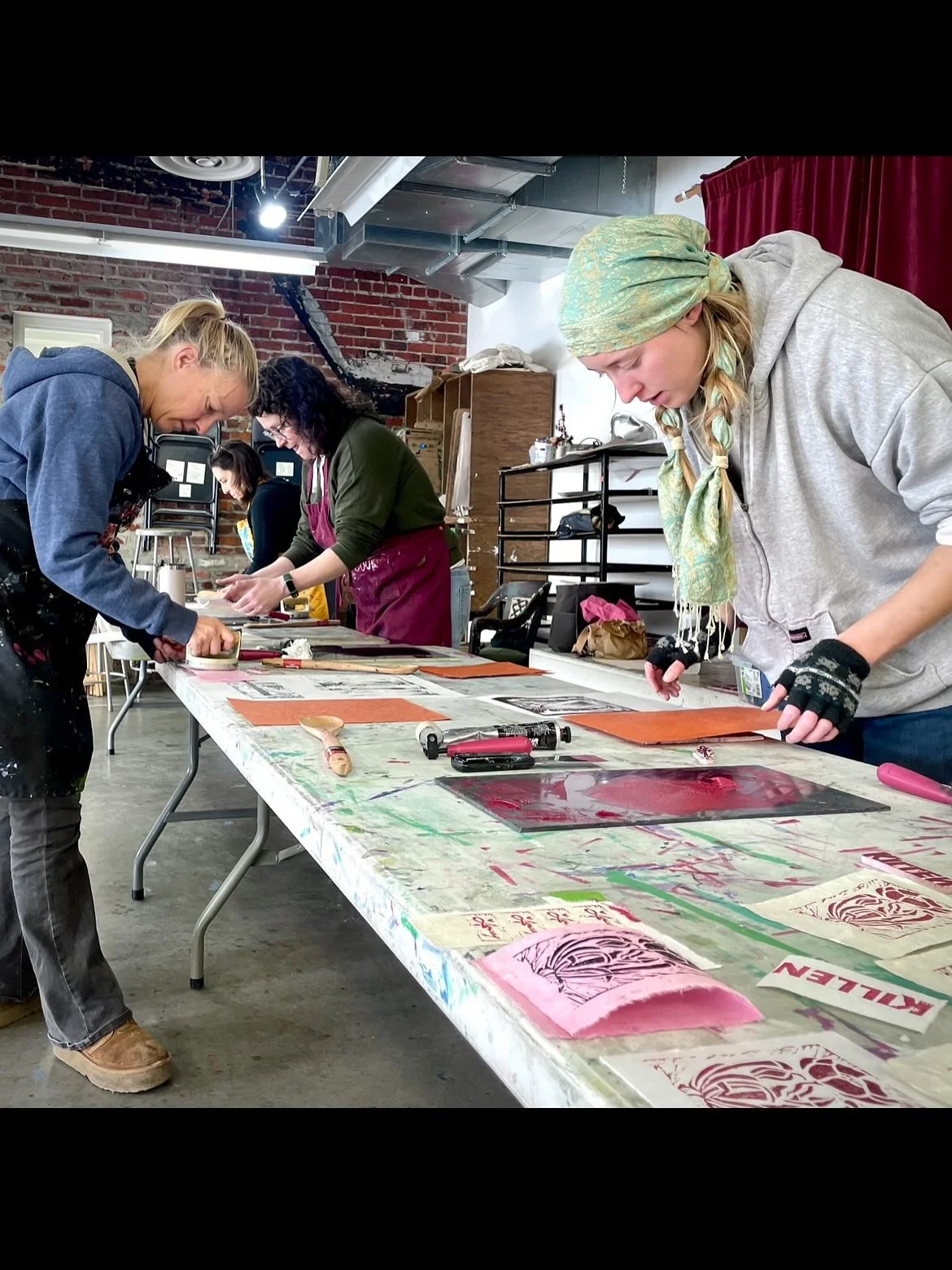 WHAT A DELIGHT! I had the joyous privilege of being able to teach a weekend relief printing workshop @visartsrva :) the theme was &ldquo;Wintery Scenes&rdquo; and people took that and branched off in fun and creative ways making one big or multiple s