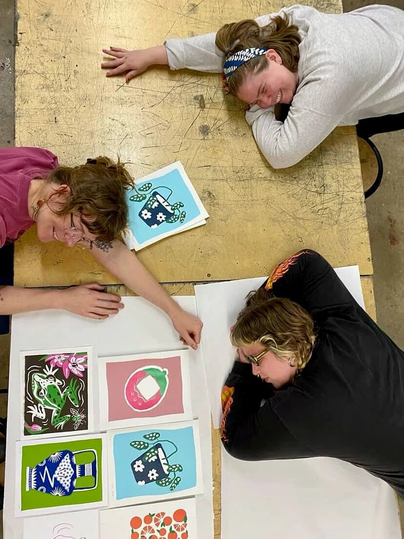 Just finished a very fun class taught by @pelikanprintco @visartsrva where we learned to make paper cut out inspired procreate drawings and turn them into multi color screen prints :) this was my first multi color screen print and it was an awesome l