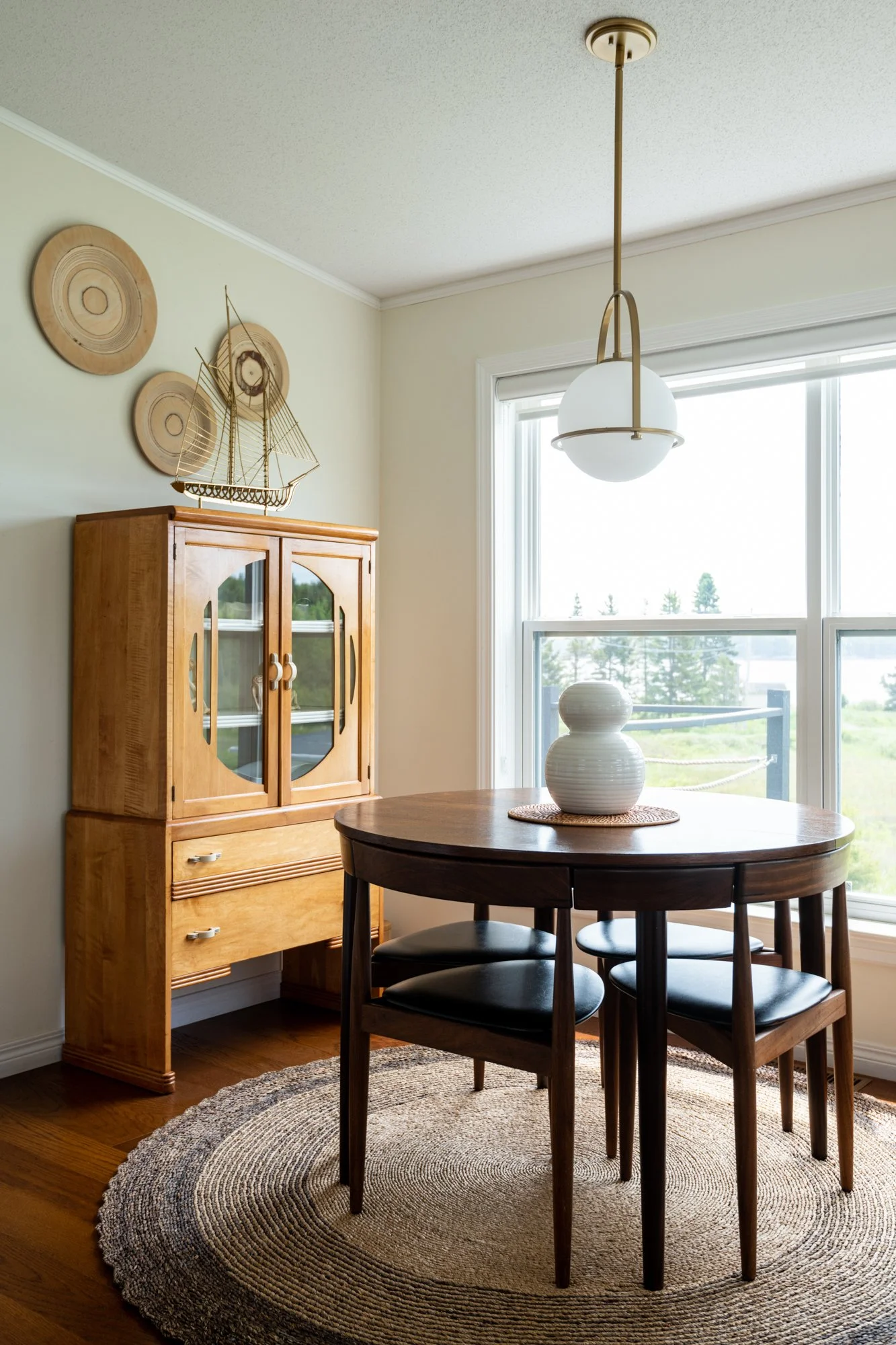 mid-century-dining-room-airbnb-maine.jpg