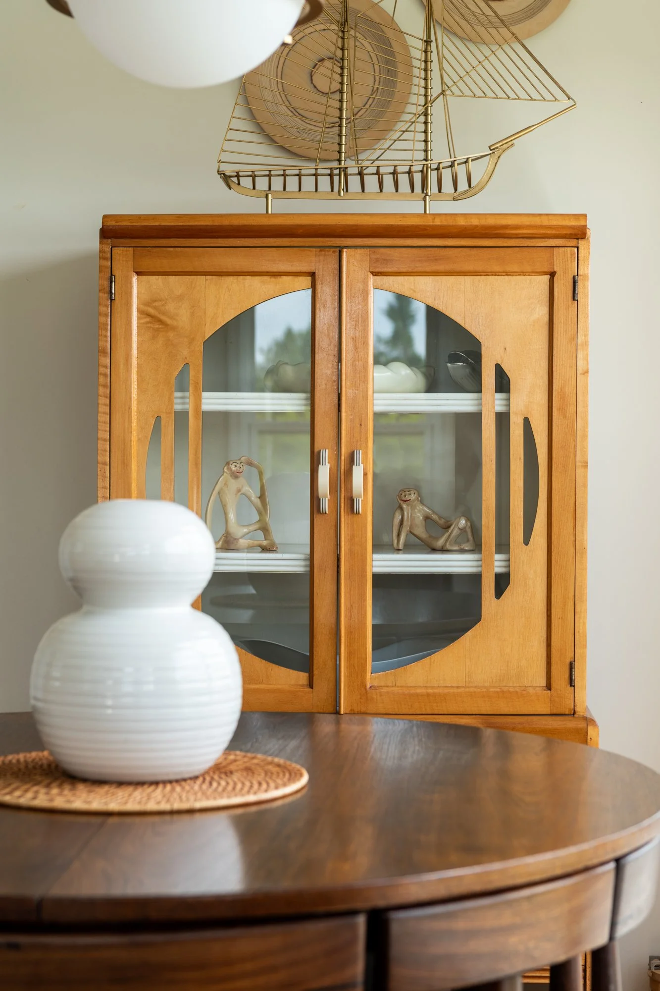 mid-century-dining-room-decor-maine.jpg
