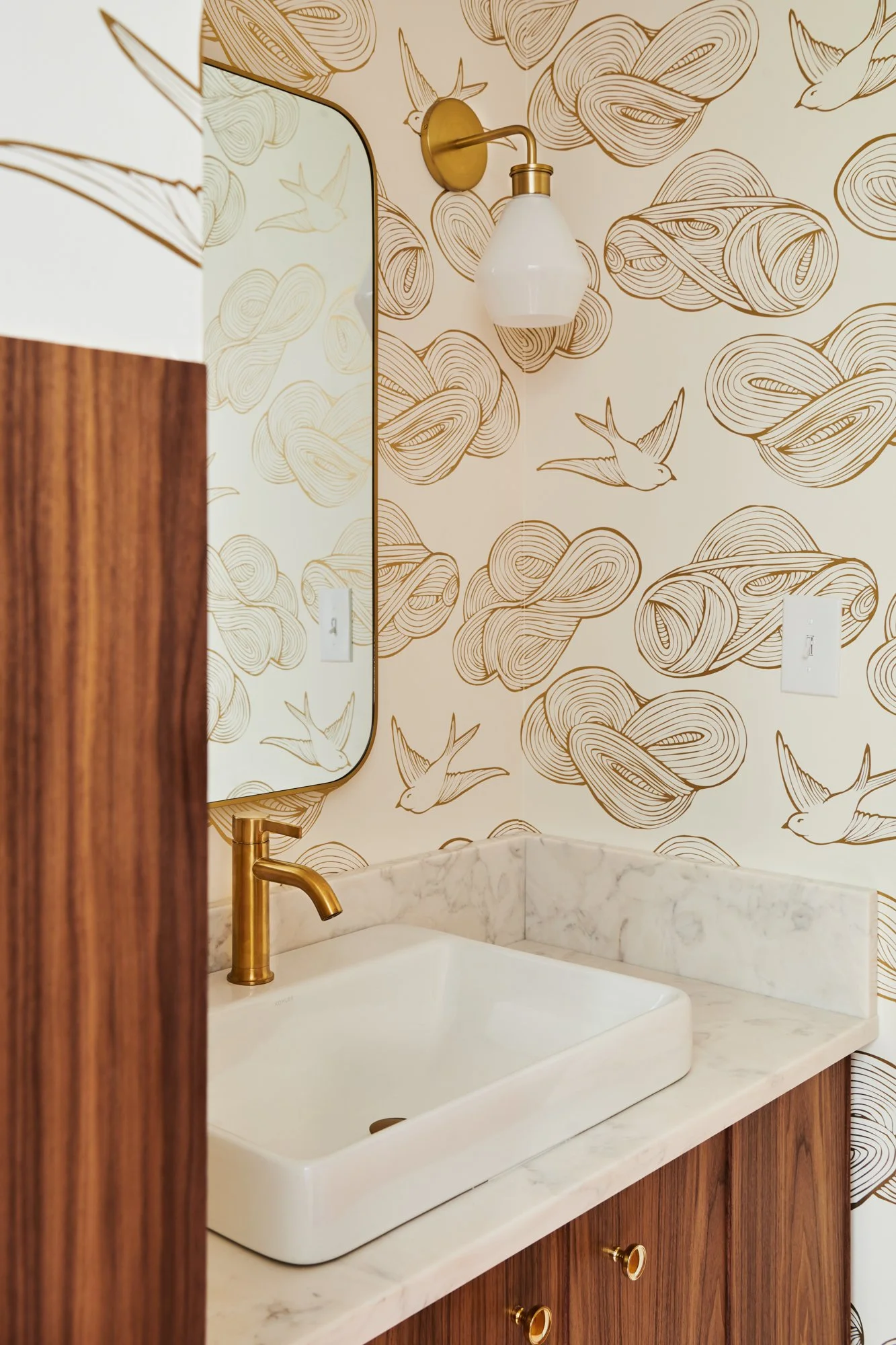 bird-wallpaper-bathroom-maine.jpg