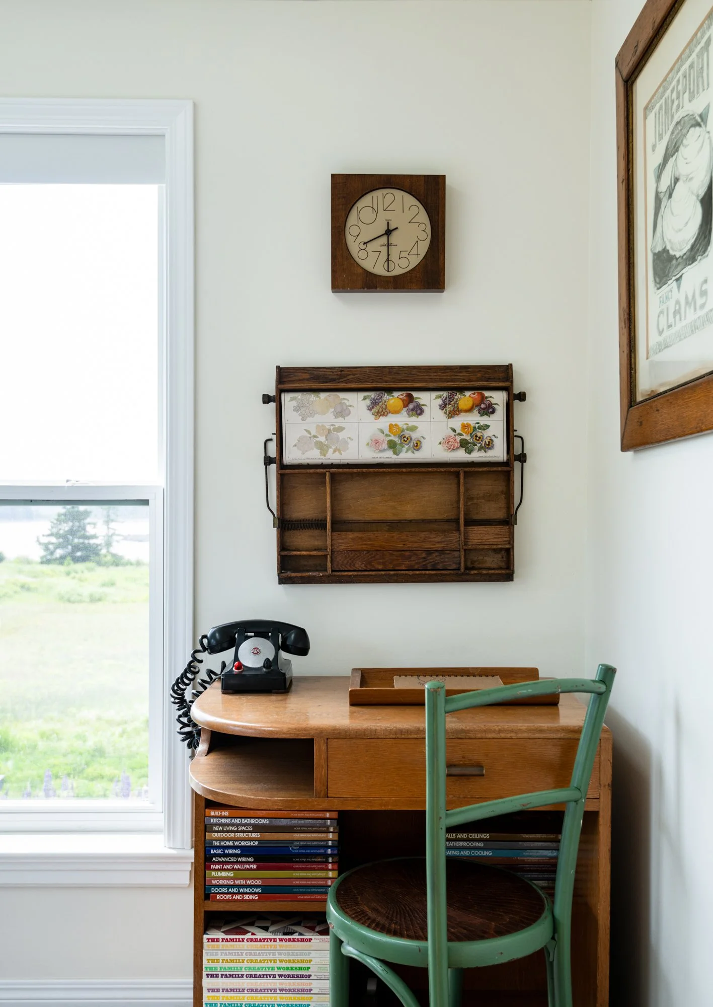 colofrul-desk-corner-ocean-view.jpg