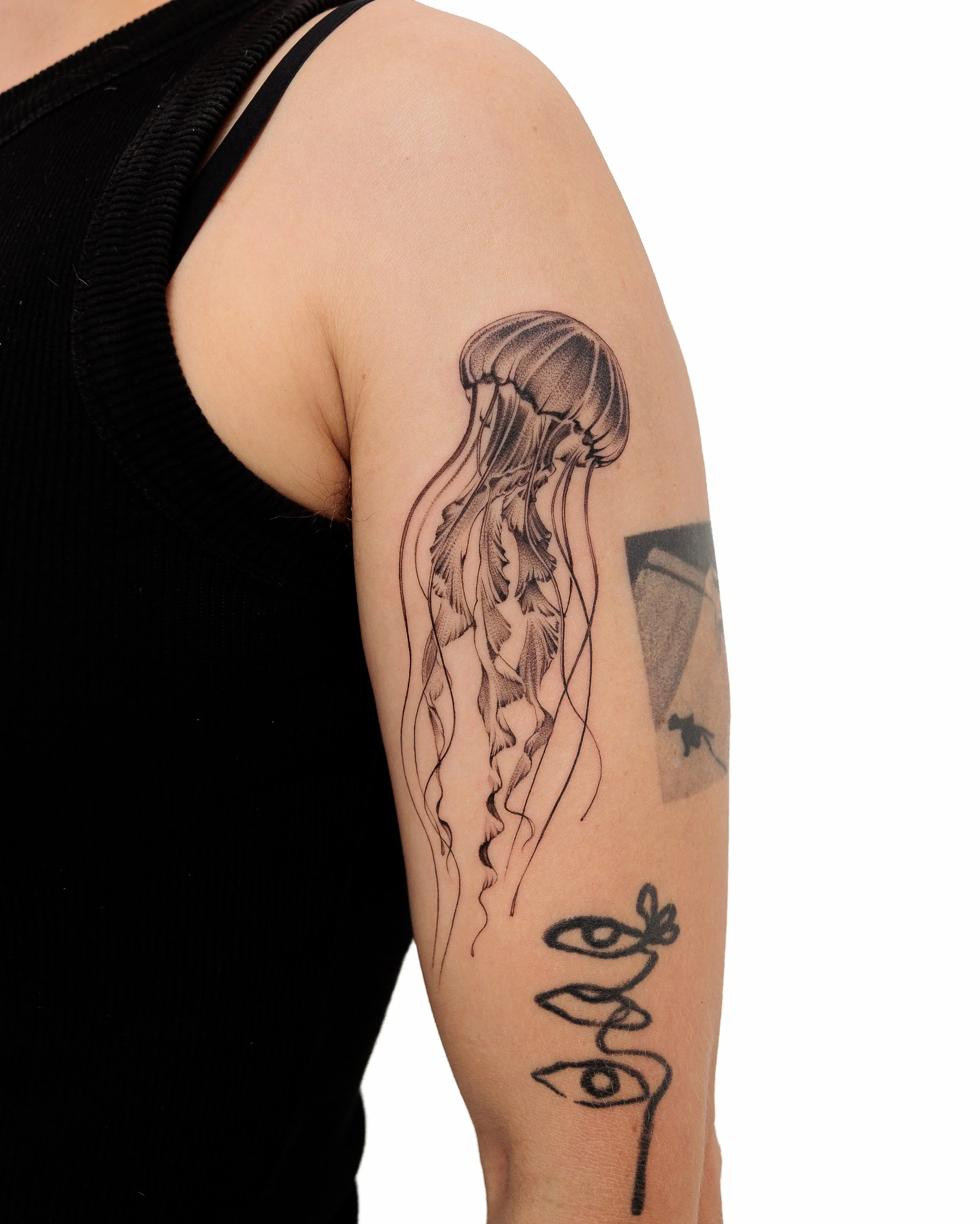 Jellyfish

By @savv.ink for Amy