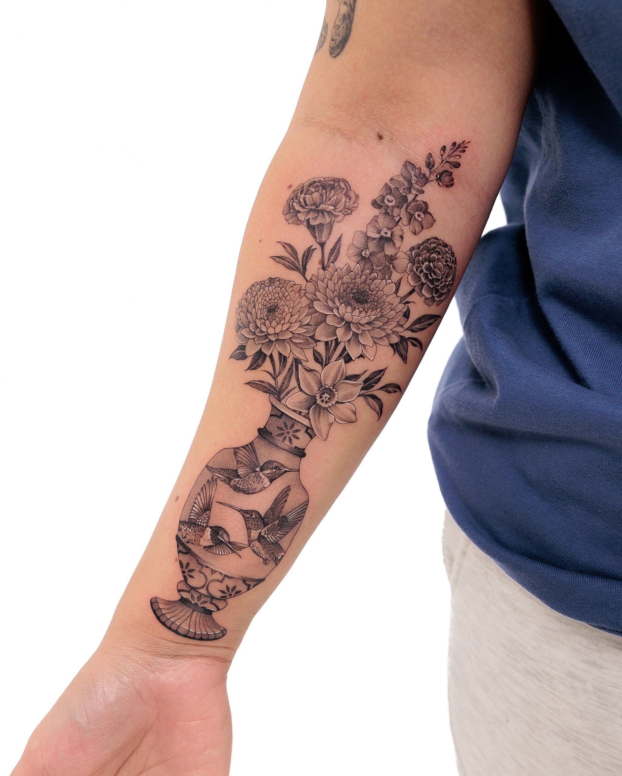 Ornate Vase + Florals

By @savv.ink for Casey