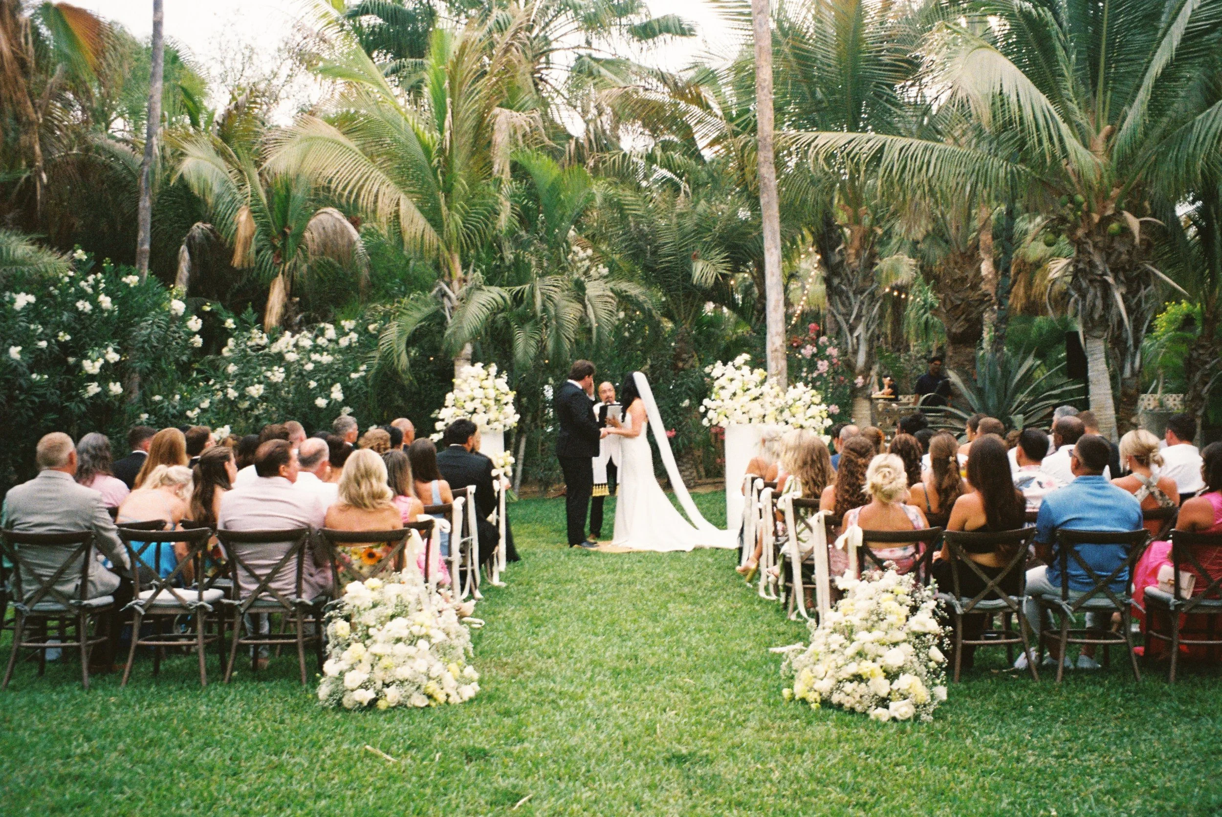 Film Acre Cabo Wedding by Fabi Rosas- L&W-4.jpg
