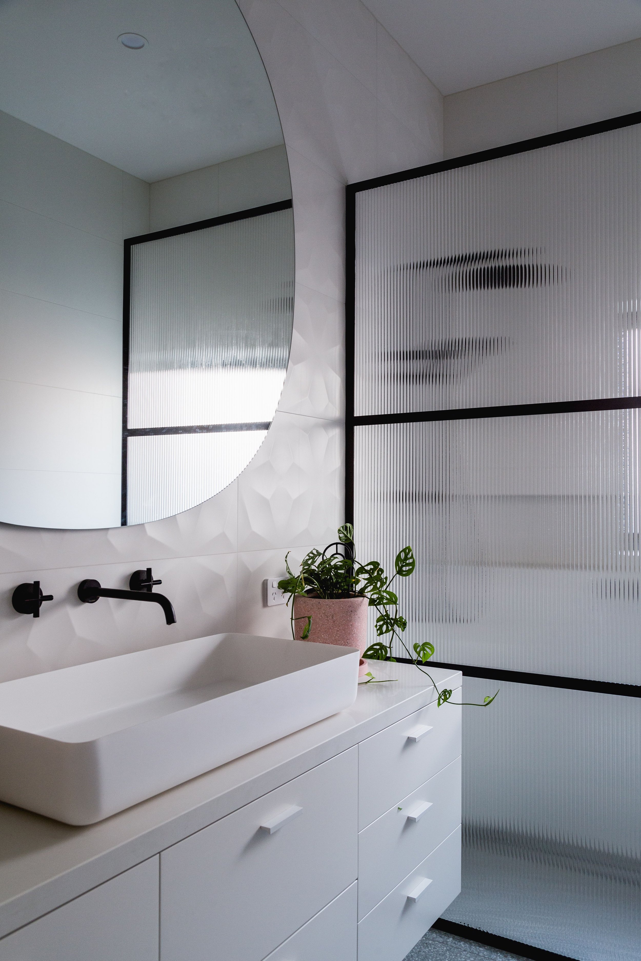 family bath close up.jpeg