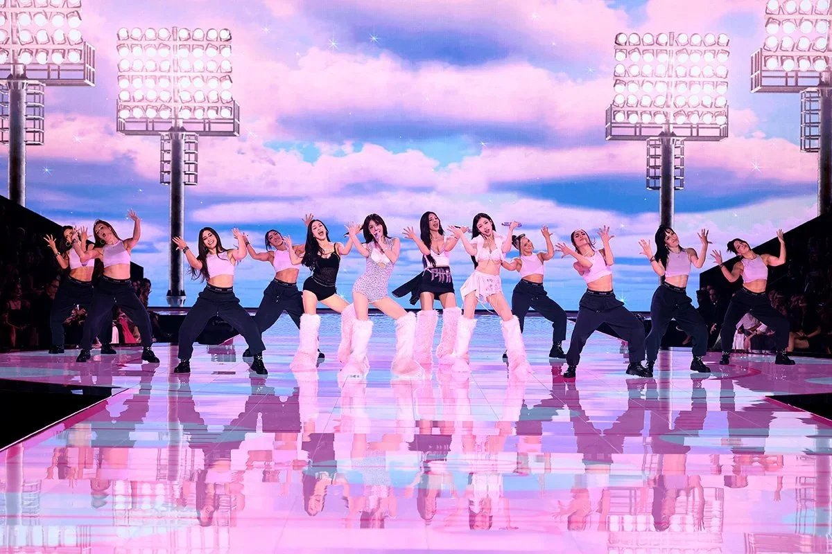 Victorias-Secret-2025-Fashion-Show-Musical-Talent-TWICE-Performing-1.webp