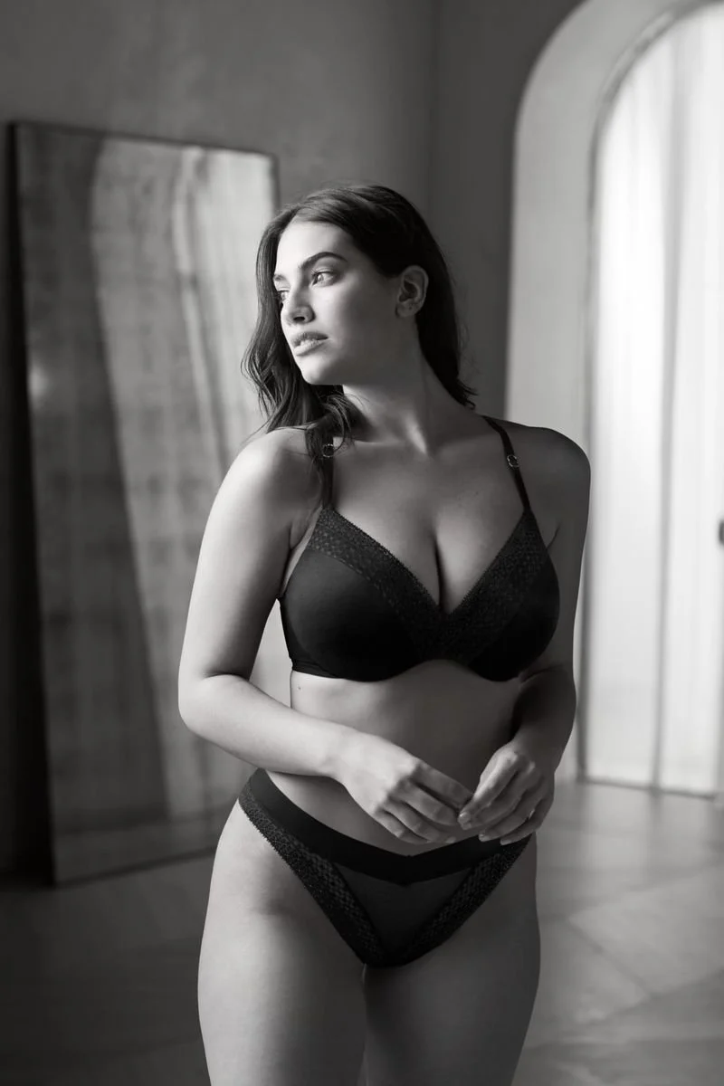First Curve Model 2019 - Lorena Duran