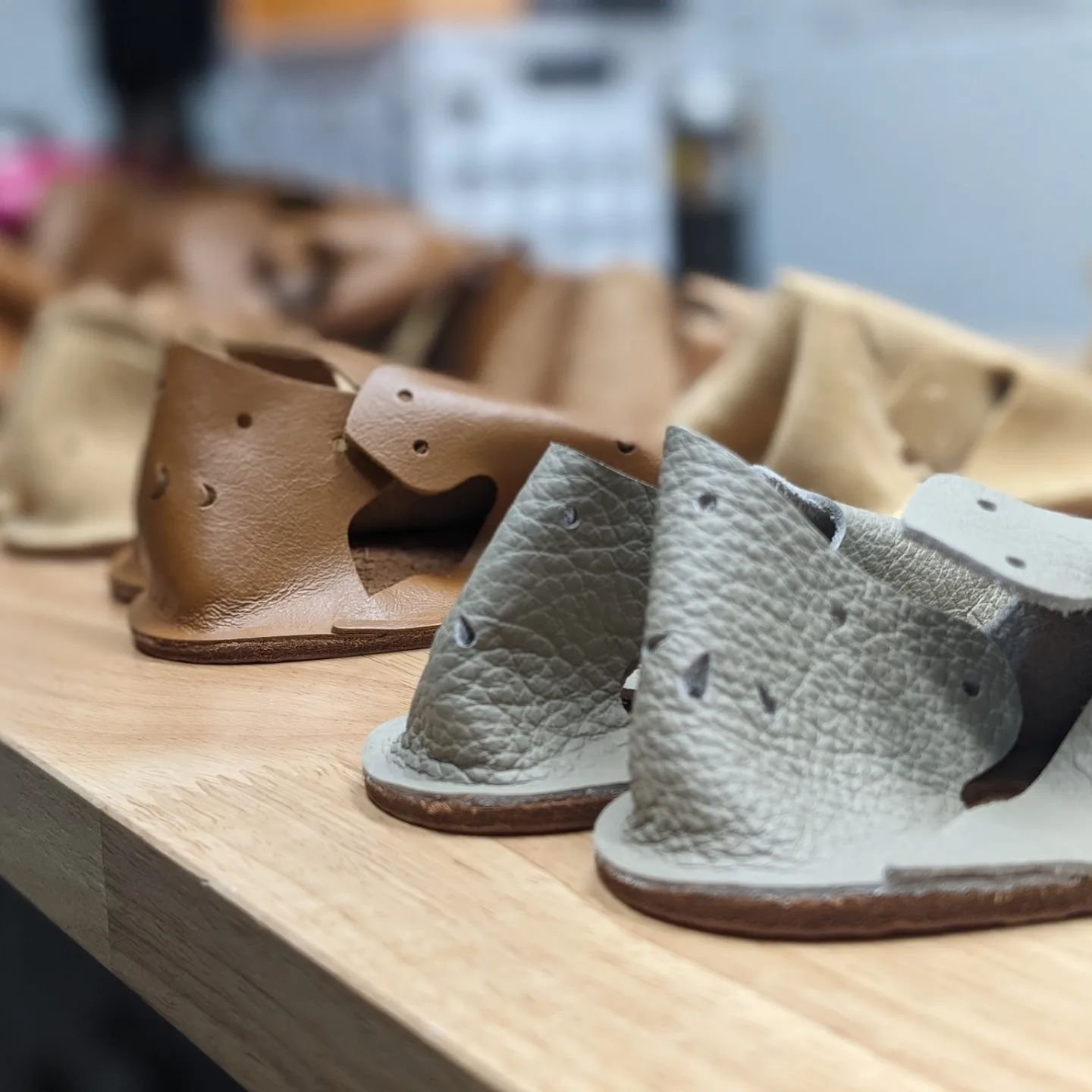 We've been V V busy making shoes in prep for Anya's Chicago Barefoot Shoe expo in a few weekends 🙃 Everyone will be able to try on shoes to see if they are a good fit and go home with them the same day! ALL of our shoes will be sold at reduced price