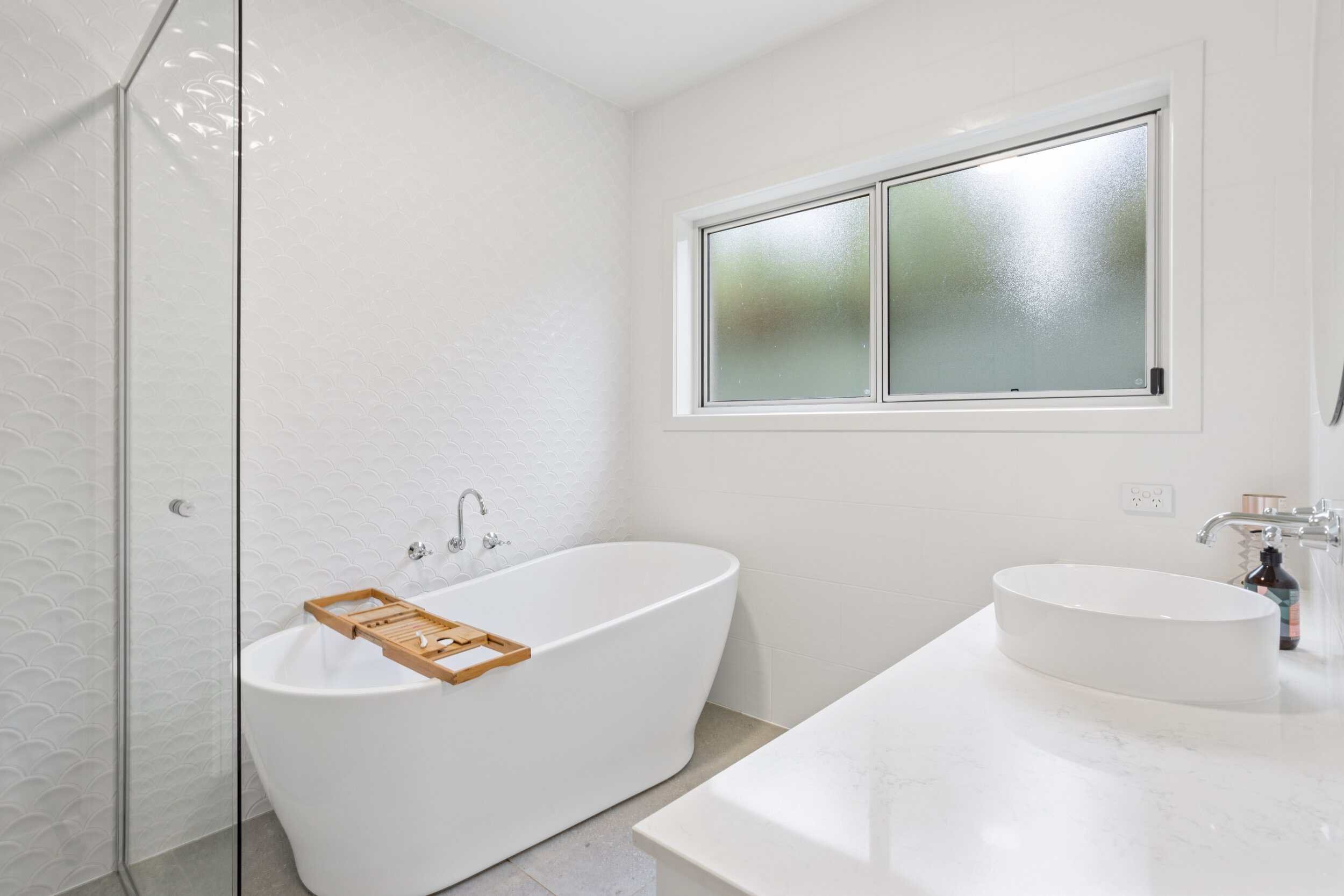 marnie-road-bathroom-freestanding-bathtub-bendigo-amw-builders.JPG