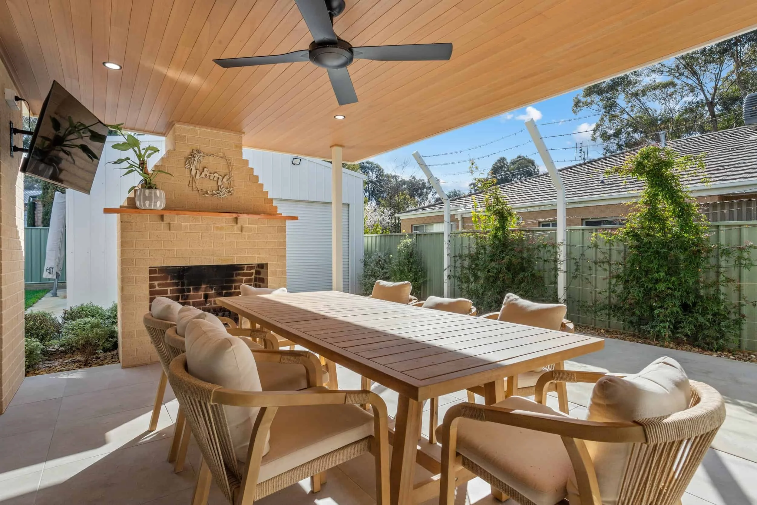 marnie-road-covered-alfresco-fireplace-bendigo.JPG