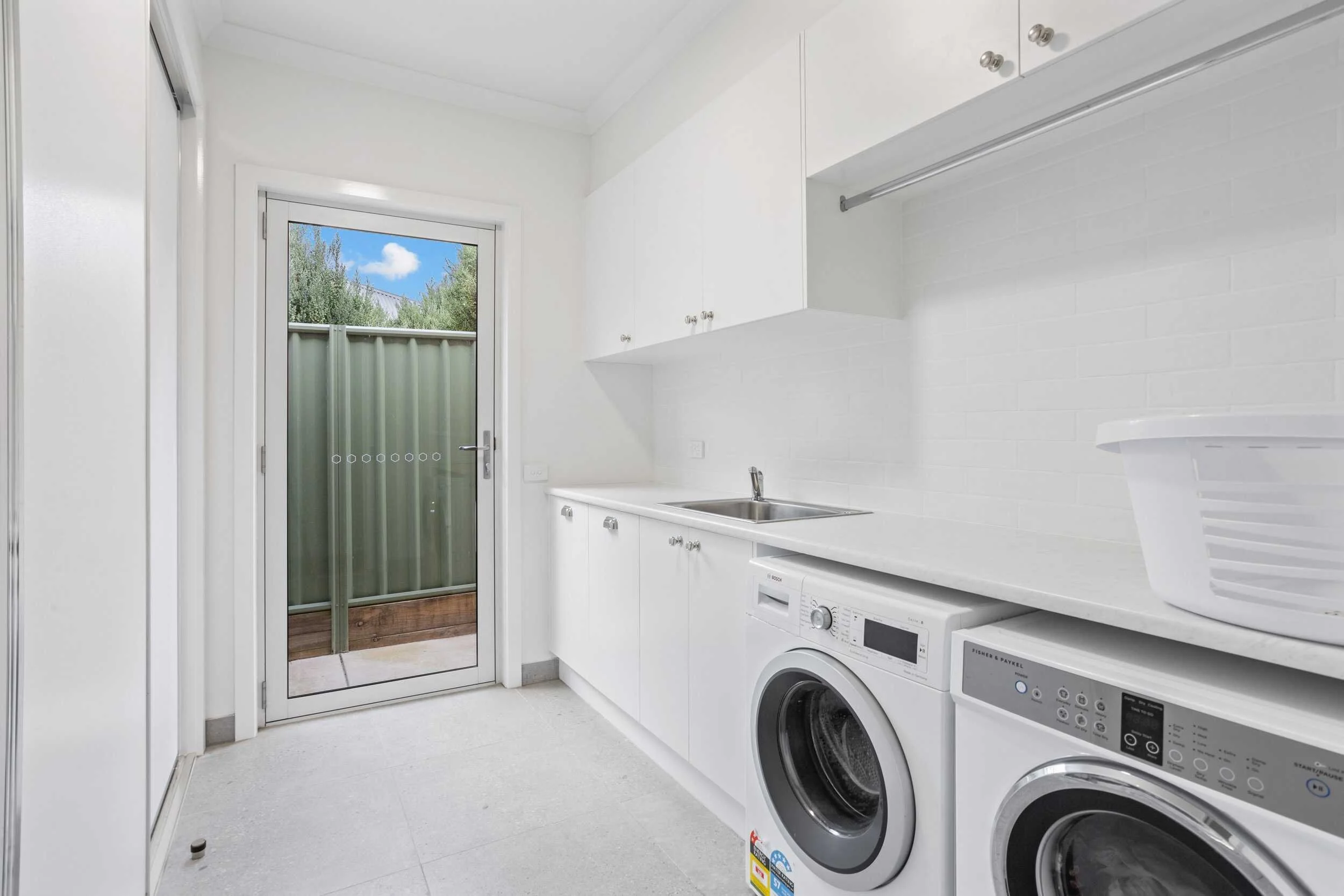 marnie-road-laundry-room-bendigo-amw-builders.JPG