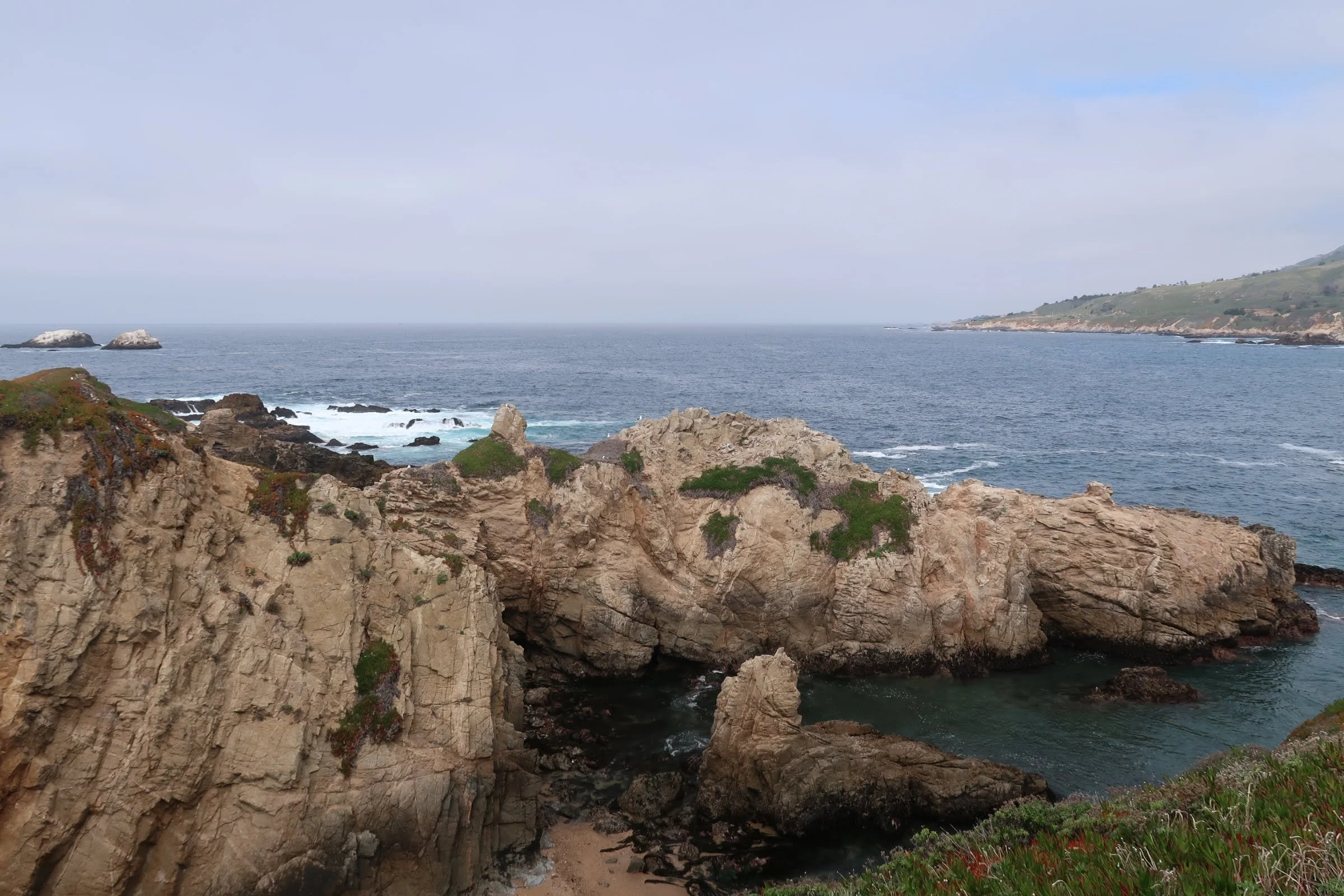 Central Coast Scenery - Pacific Ocean & Rocks.JPG
