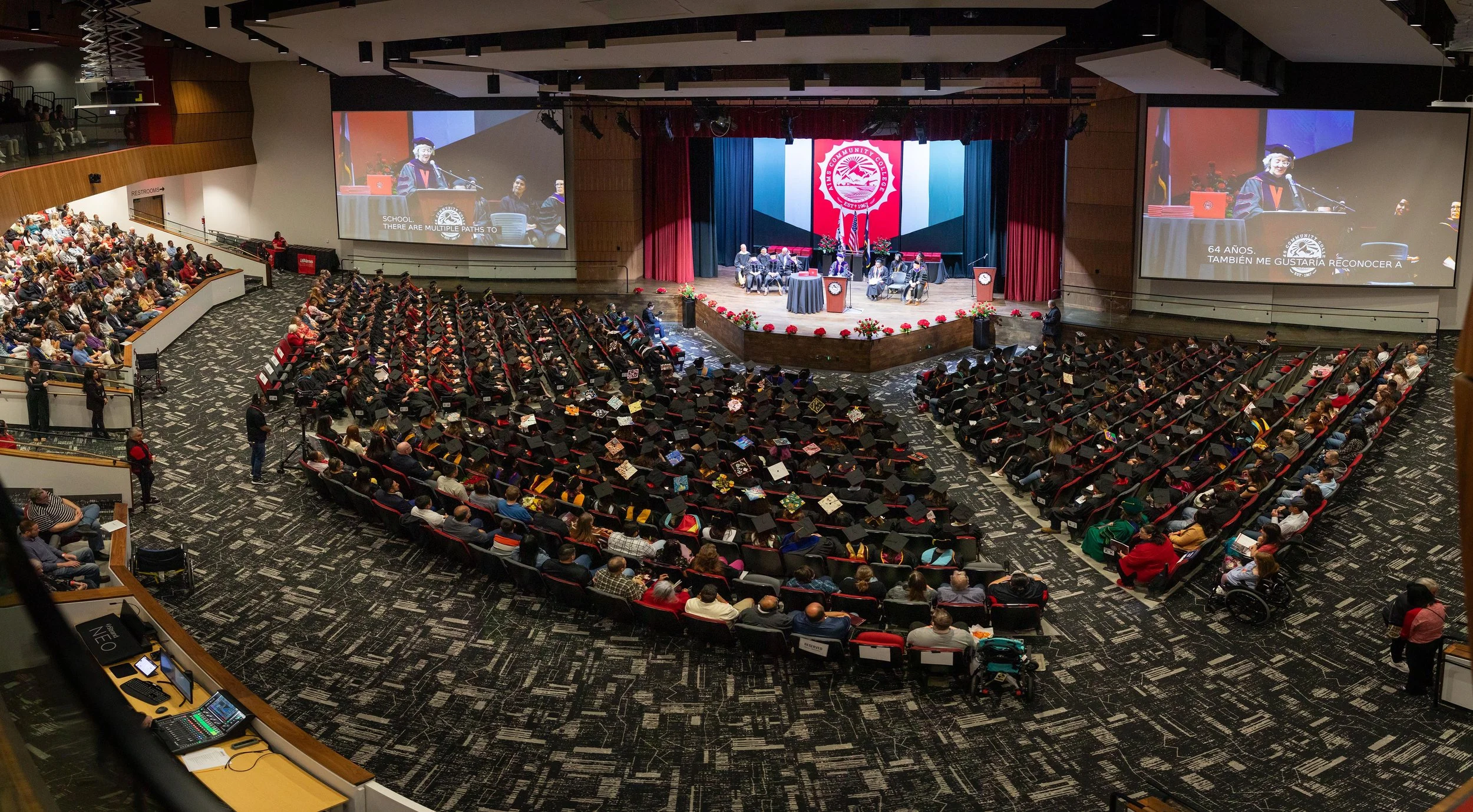 spring-commencement-24-am-10-resize.jpg