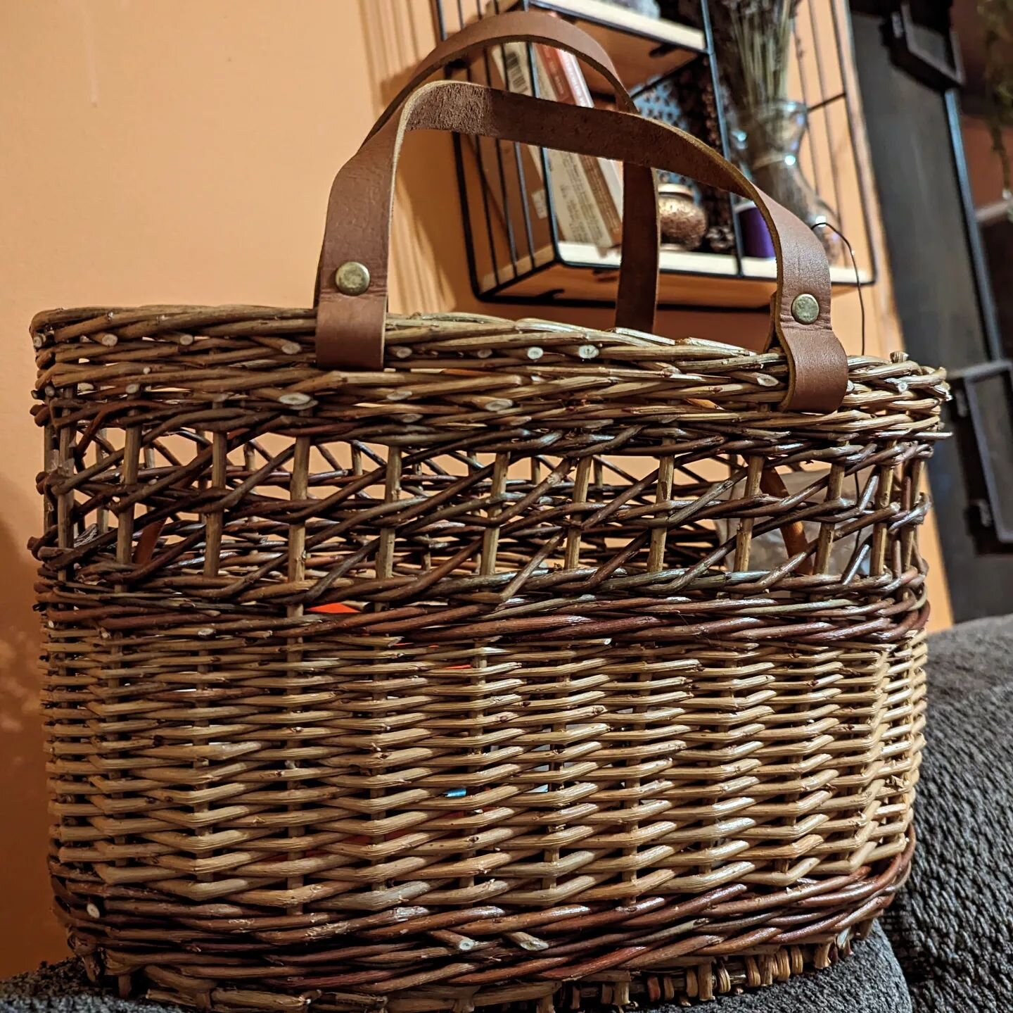It is now properly done! 

I'm so excited to have found some leather and put two handles on the basket that I made at the scallom basket  workshop with Dawn Myers.  On the sunshine coast. 

After an evening of harvesting me now until the sun had full