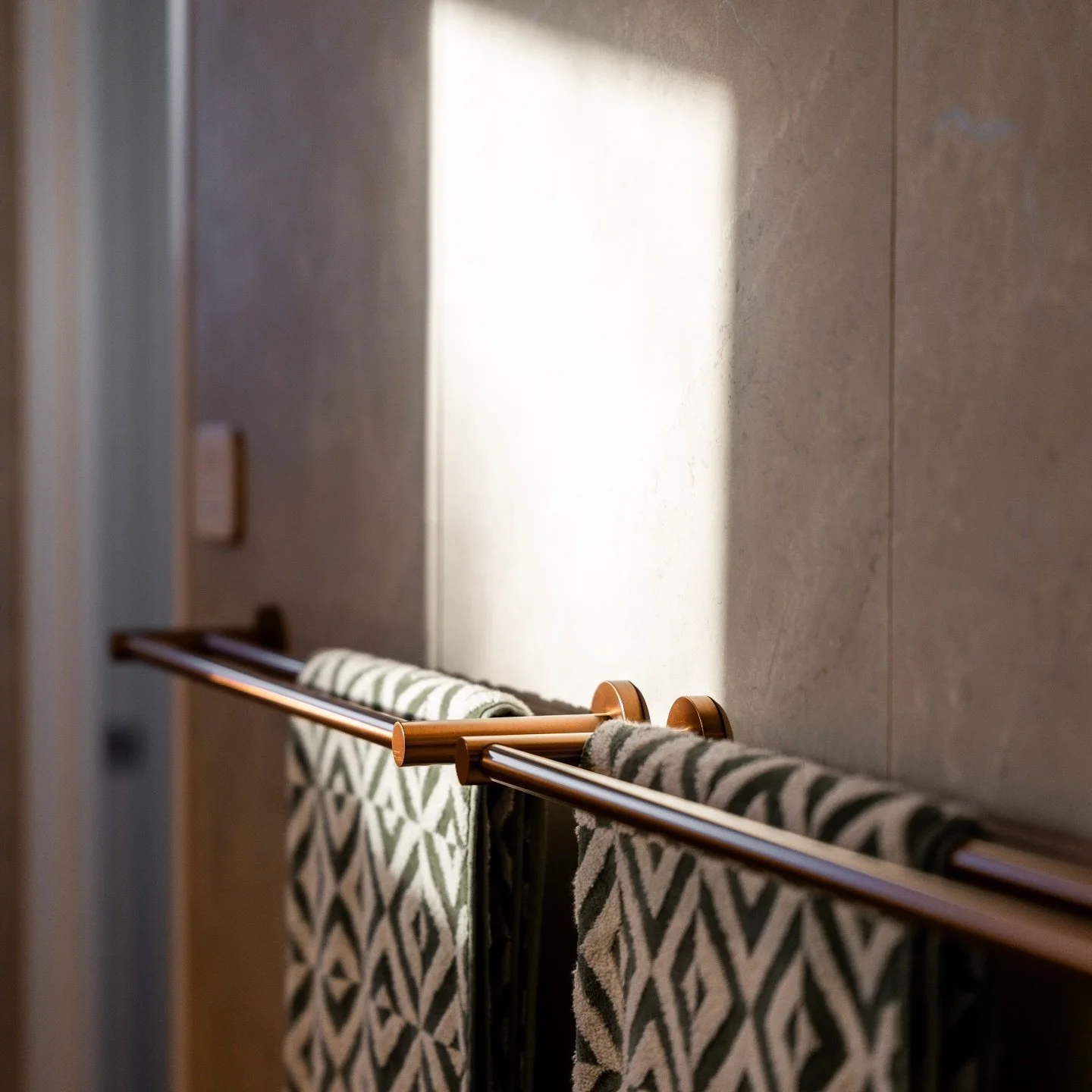 That morning sun hits different with a new master suite ☀️ 

@abiinteriors brushed copper for the win! 🤎