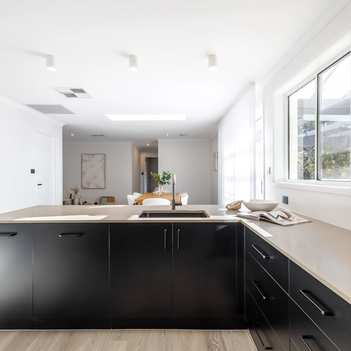 Our Calwell kitchen and butlers pantry complete with Matt black textures and concrete stone tops. 

#renovation #canberrarenovations #building #kitchen #interior