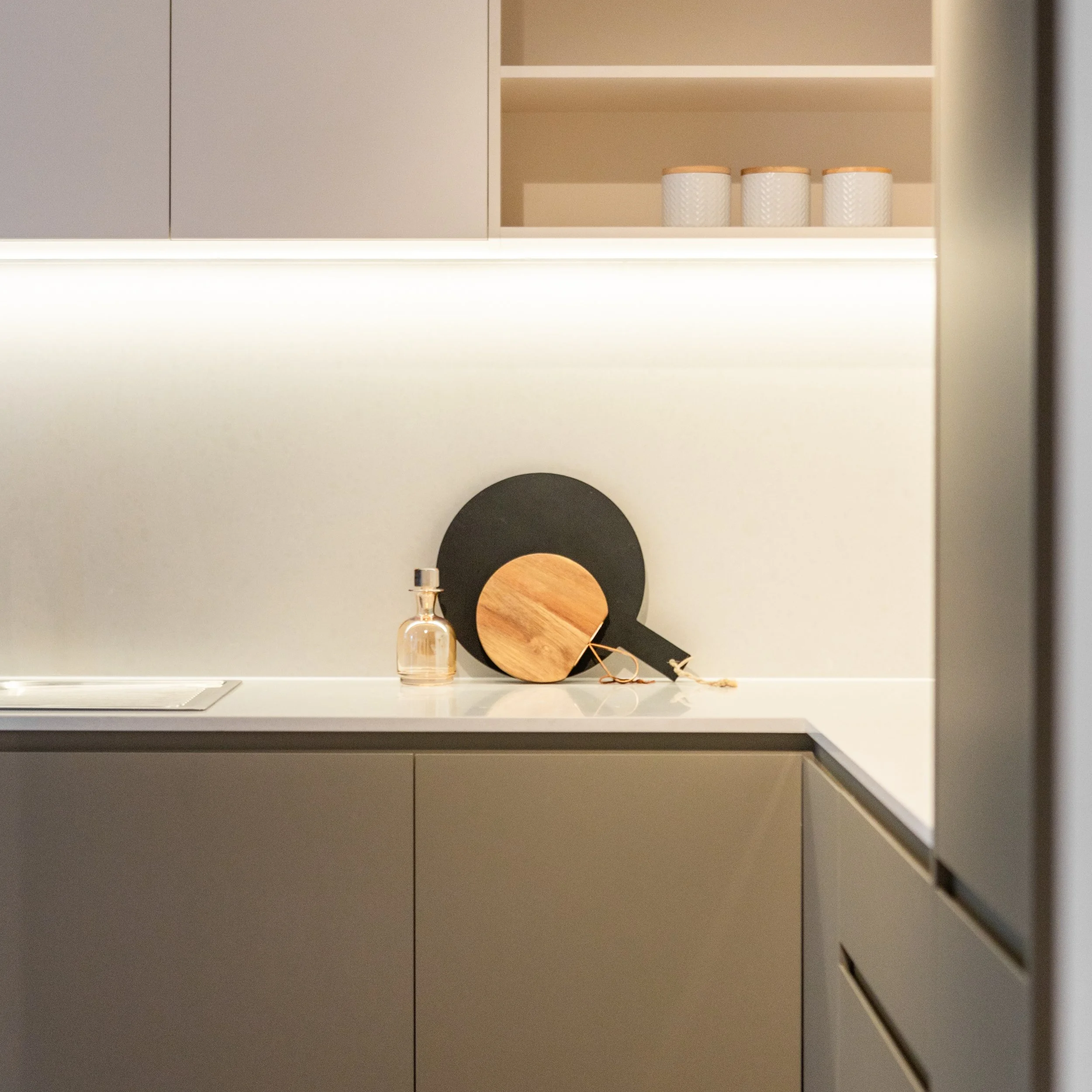 Our Kingston full apartment renovation! Completely stripped out and completed within 8 weeks by the team.

#renovations #g6concepts #tradie #bathroom #kitchen