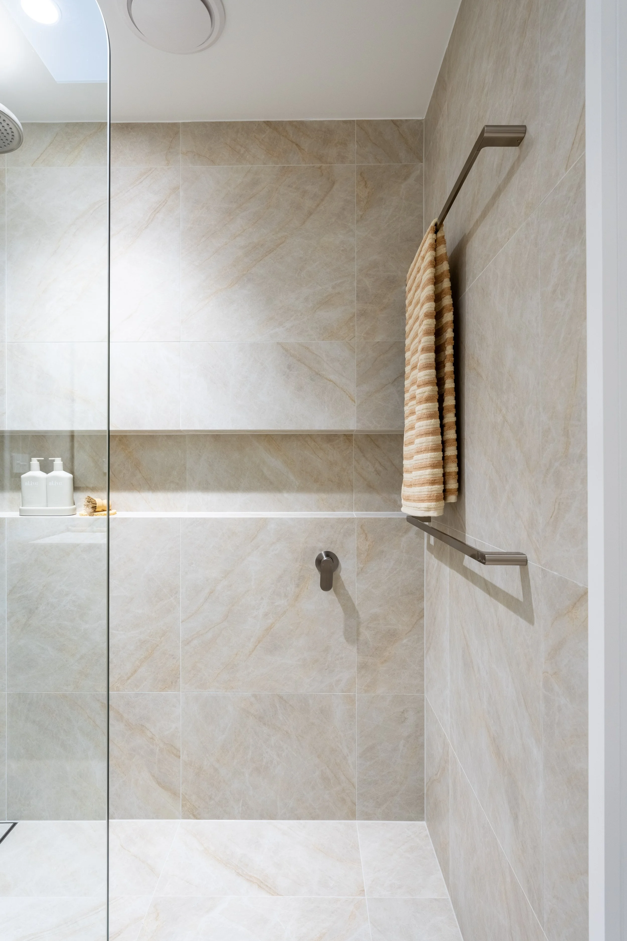 Popplewell Place, Gordon