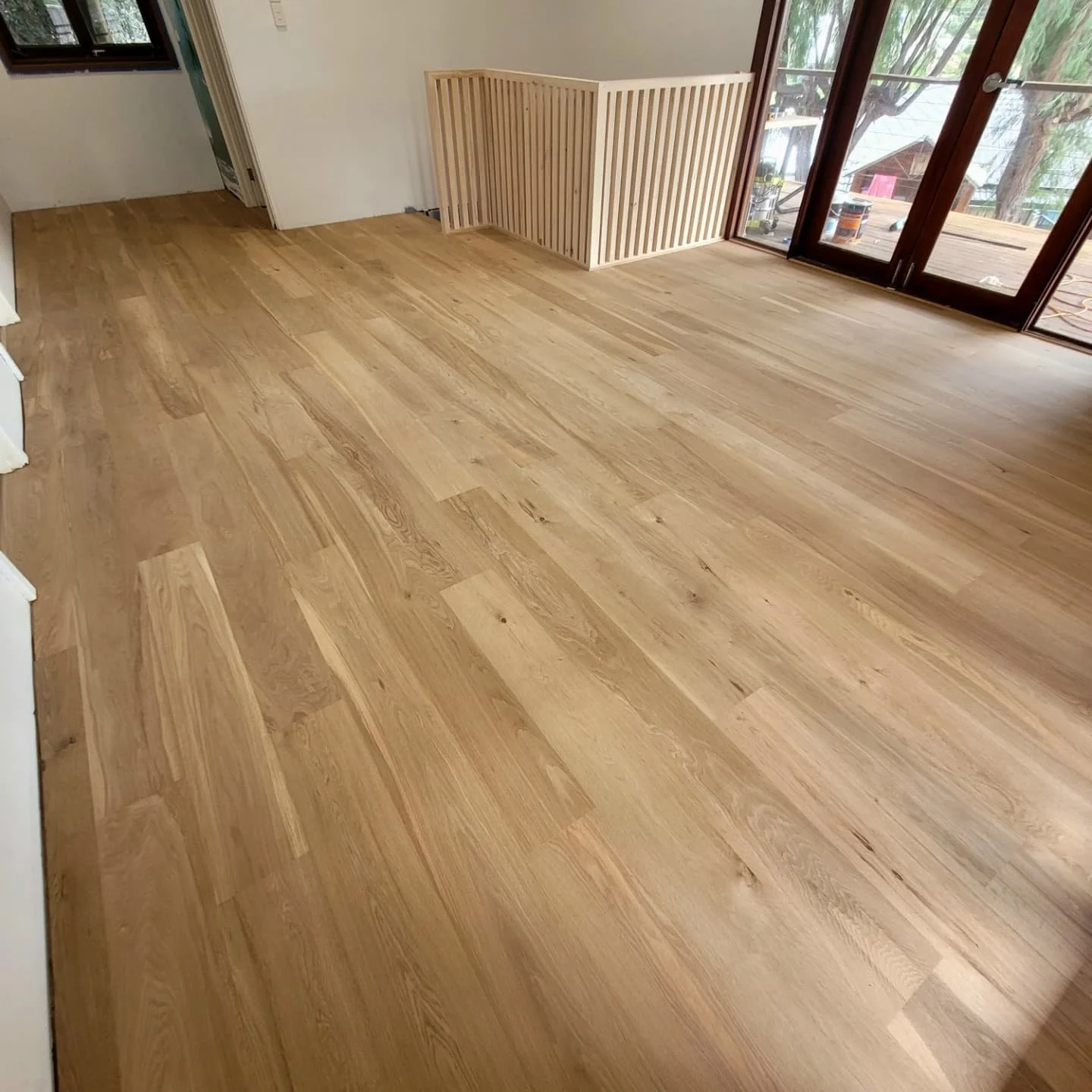 Our Client decided it was time to remove their Existing Carpet 🤢 and Install New Raw Engineered Oak Flooring 😍

Swipe 👉 for some Project Photos

To complete this Project, we:

💥 Rough Sanded remaining Carpet Underlay stuck to the Subfloor

💥 Rot