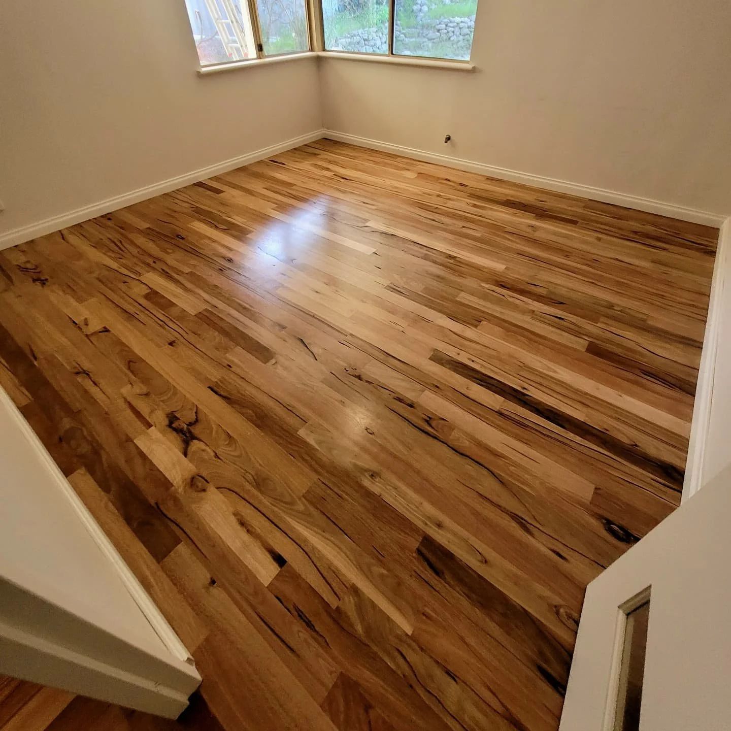 Our Client decided it was time to extend their Existing Solid Marri - and gave us a call! ☎️

Swipe 👉 for some Project Photos

To complete this Project, we:

💥 Diamond Ground the Concrete Subfloor 

💥 Supplied and Applied a Vapour Moisture Barrier