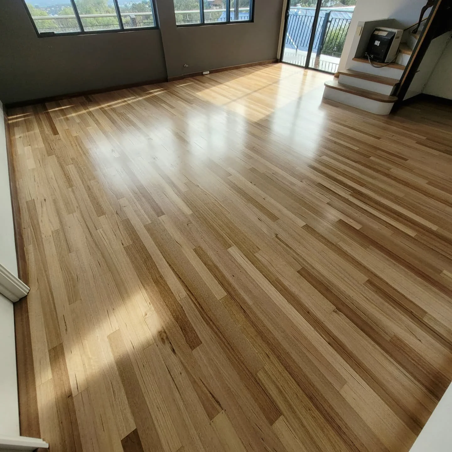 Our Client is getting their ready for sale - and gave us a call! ☎️

Swipe 👉 for some Project Photos

To complete this Project, we:

💥 Replaced the Solid Tasmanian Oak Splaybead to the Front and Sliding Door

💥 Spot Filled, Sanded and Sealed the S