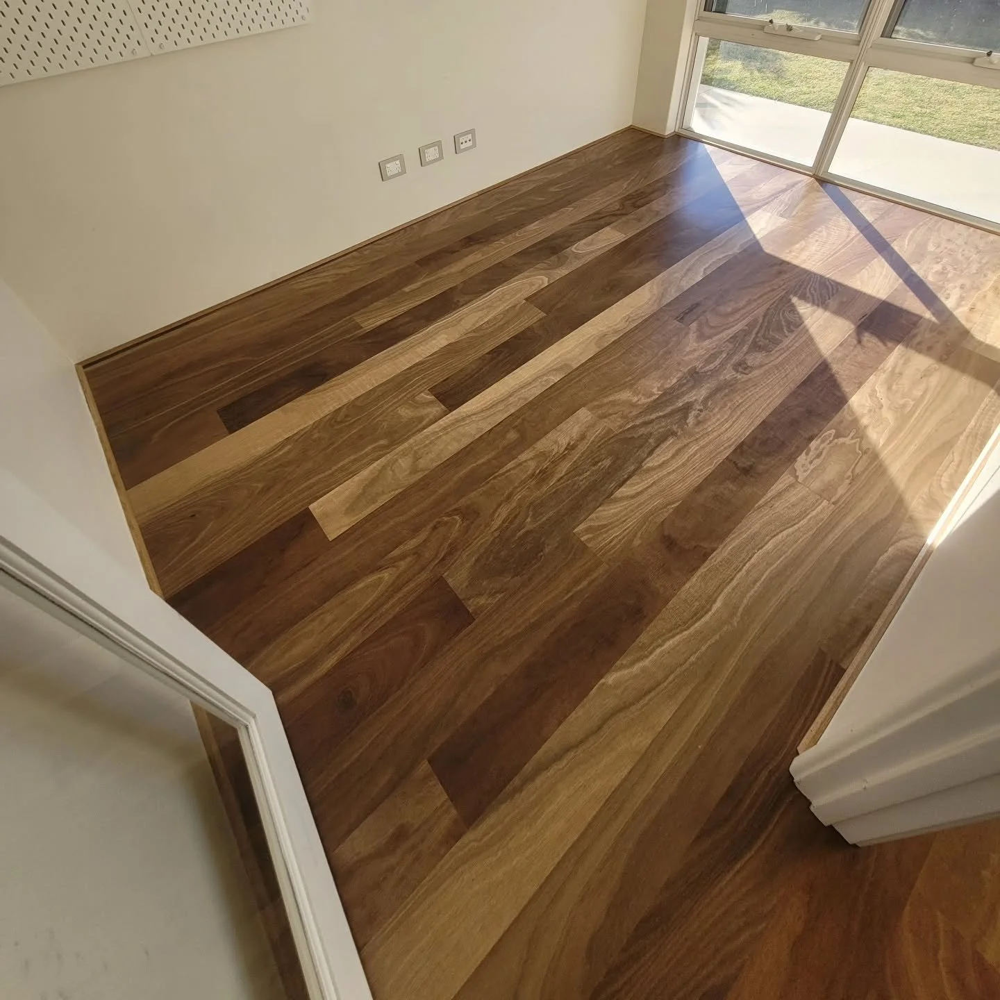 Our Client had some Water Damage 💧and asked us to help! 

Swipe 👉 for some Project Photos

To Complete this Project, we:

💥 Removed the Existing Big River Armourfloor Raw Engineered Spotted Gum 138 x 14

💥 Patch Repaired the Concrete Subfloor

💥