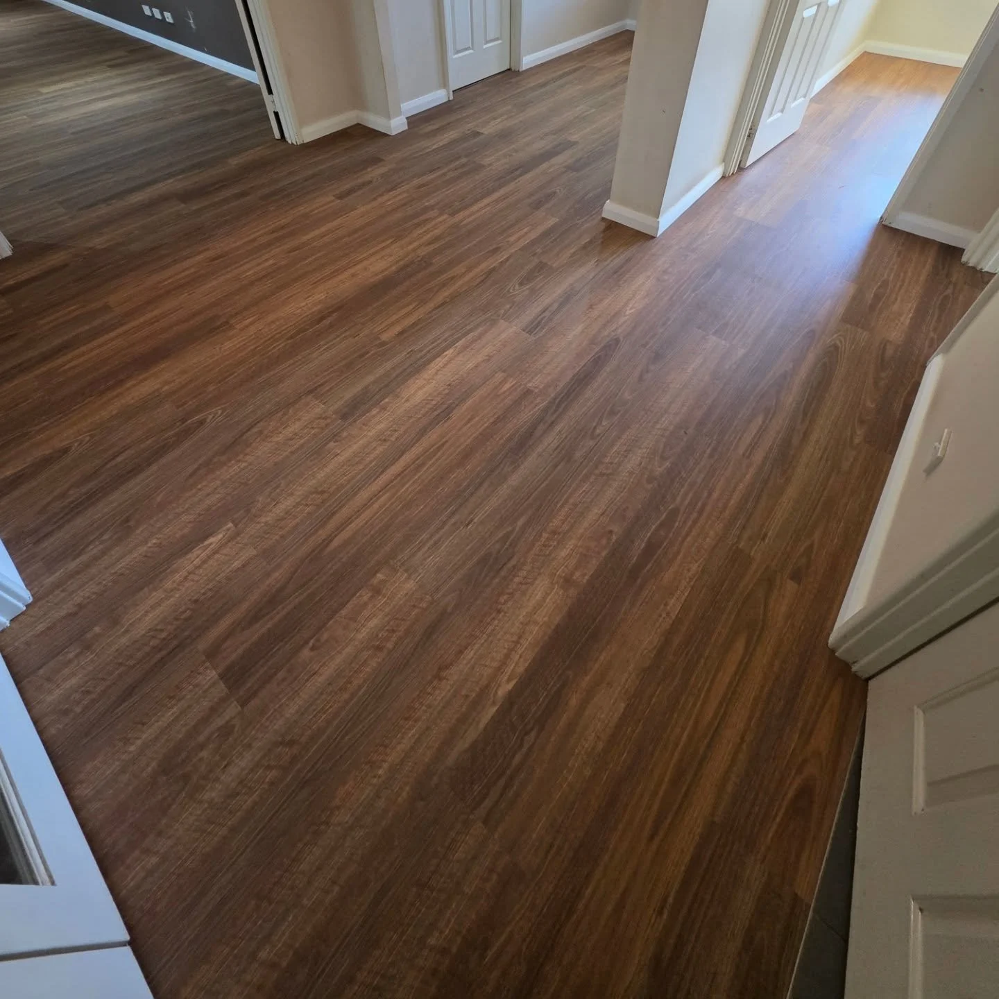 Our Client's Fish Tank Leaked 💧- Damaging their Existing Solid Spotted Gum Timber Flooring 😫

After discussing their options, they decided their Existing Solid Spotted Gum was not a practical fit for their family, and the carpet in their Bedroom ha