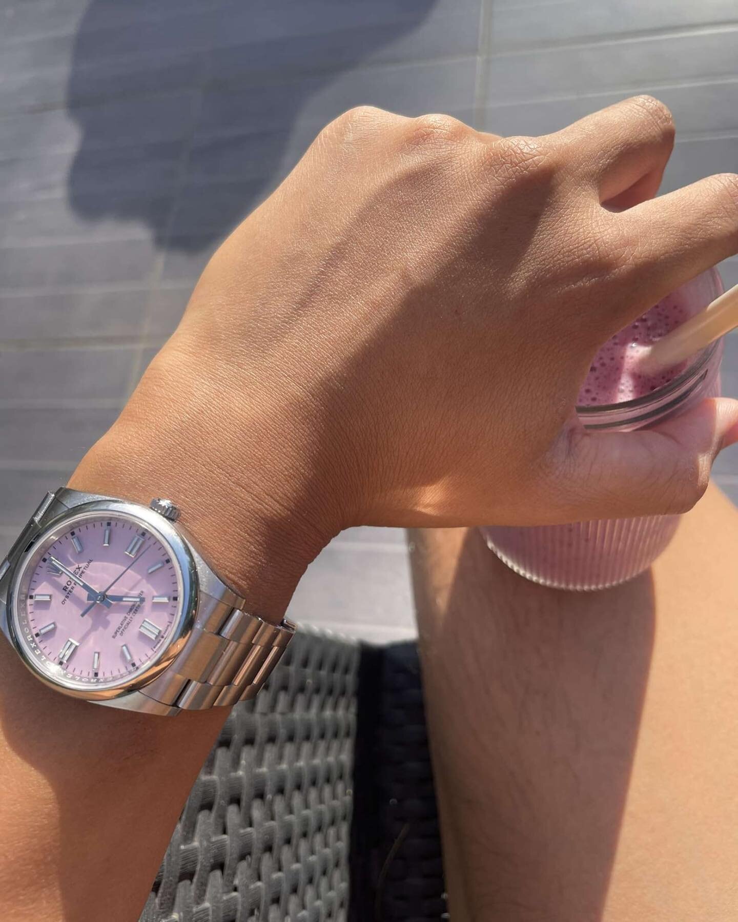 Some members are keeping summer alive as long as possible&hellip;.

#rolex #rolexop36 #pinkop36 #rolexoysterperpetual #oysterperpetual #lepariswatchclub