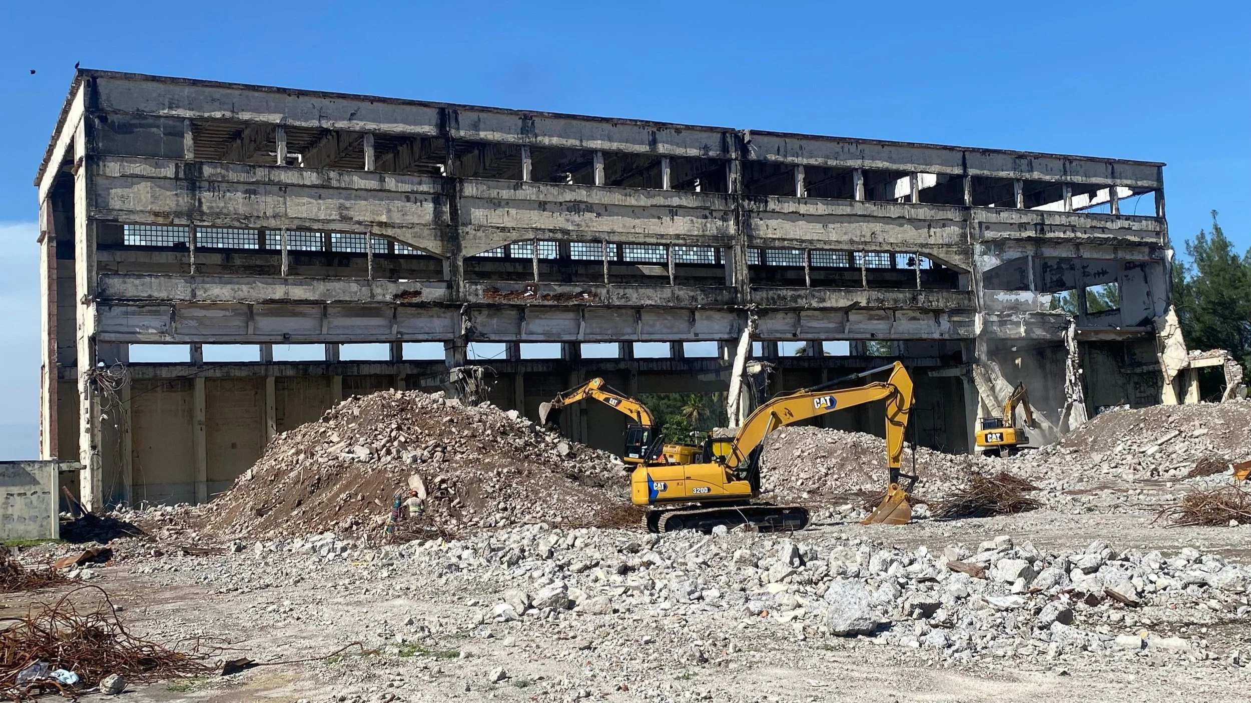 Demoliciones de hangares