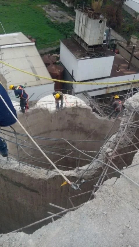 Demoliciones de Silos manualmente en altura de 50 mts