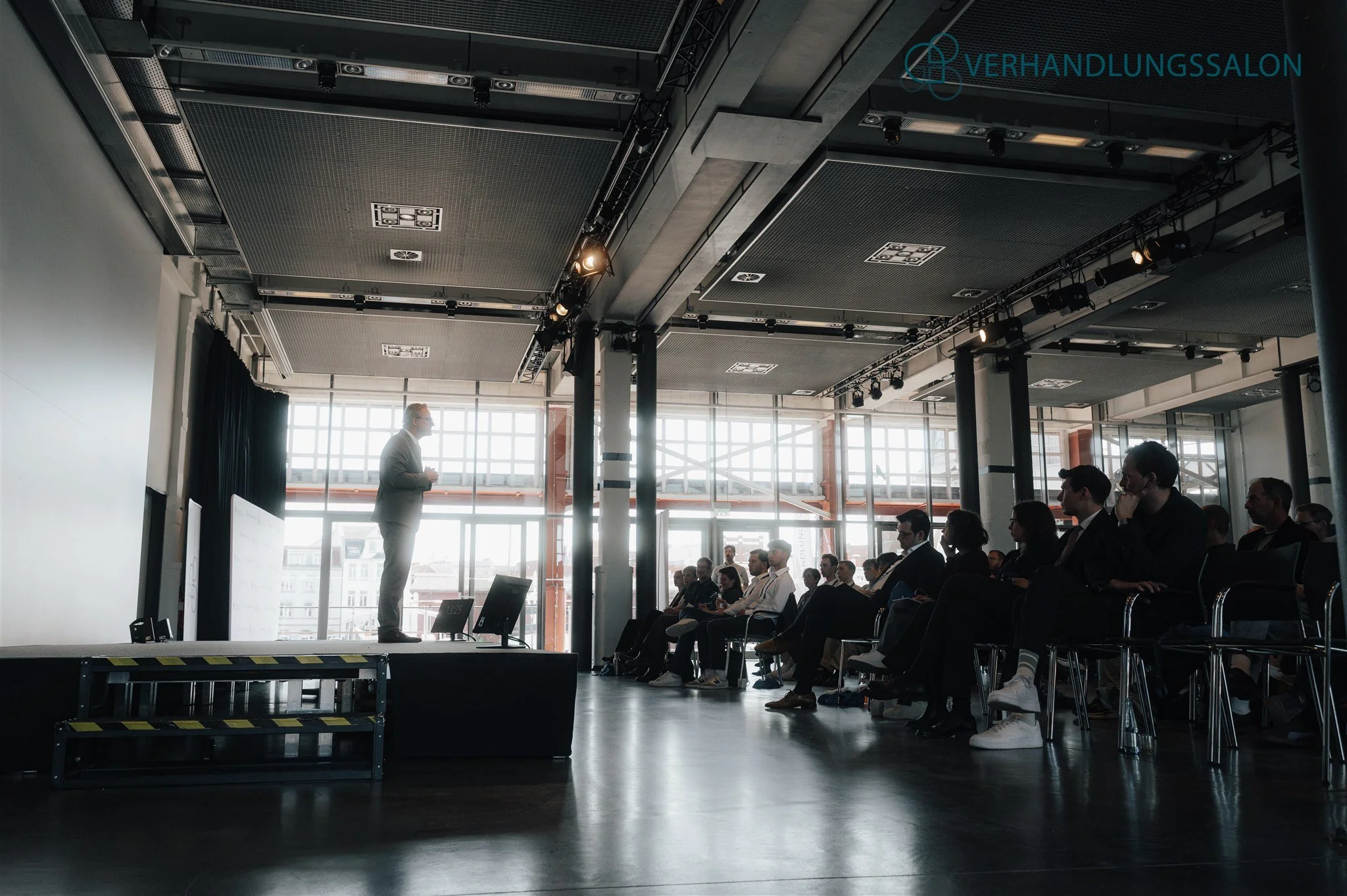 37-Verhandlungssalon-26-Preview.jpg