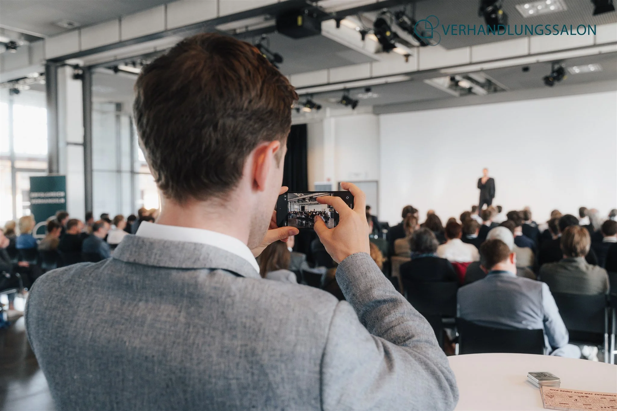 23-Verhandlungssalon-26-Preview.jpg