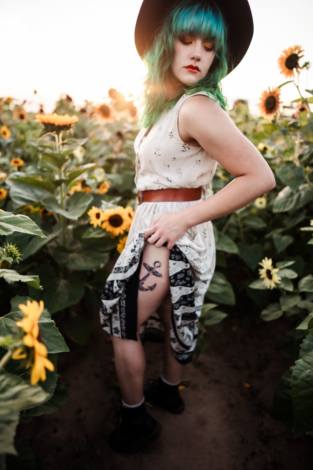 Lindsey-Eden-Birth-Photography-Doula-Denver-sunflowers-web-09926.jpg
