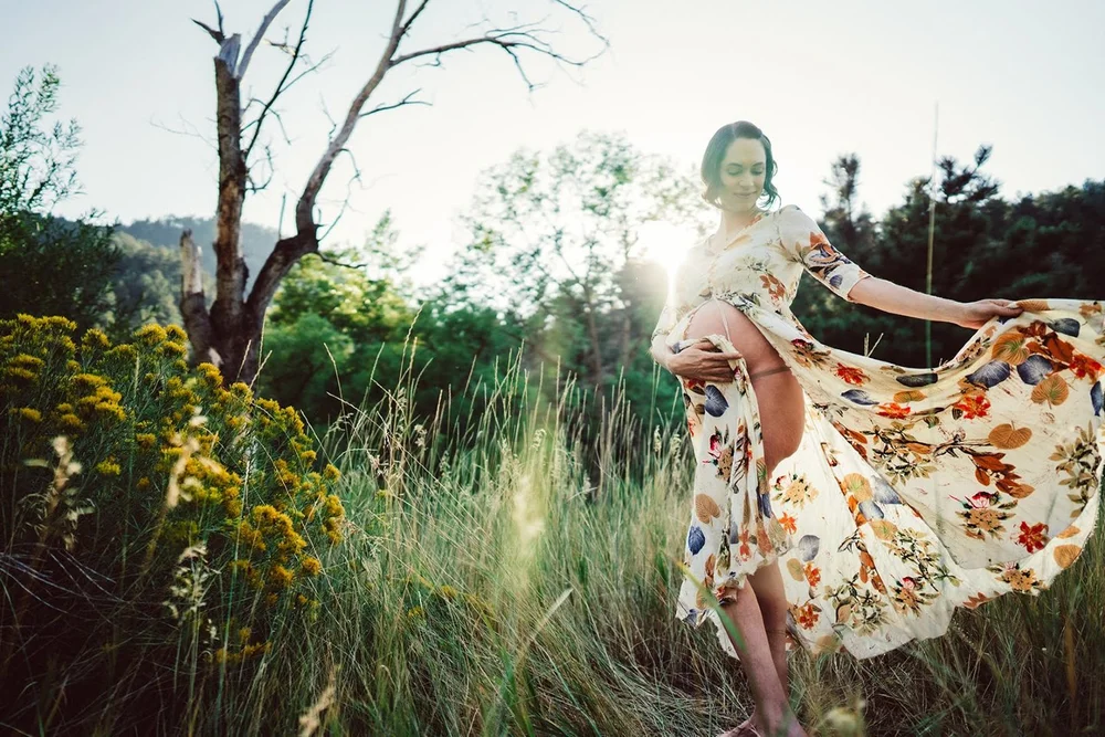 Maternity sessions are true adventures. We don&rsquo;t just stand in one spot against a backdrop&mdash;we move, we grow, and we get comfortable with each other. 
.
We try new things, laugh, and connect (which becomes even more special when the next t